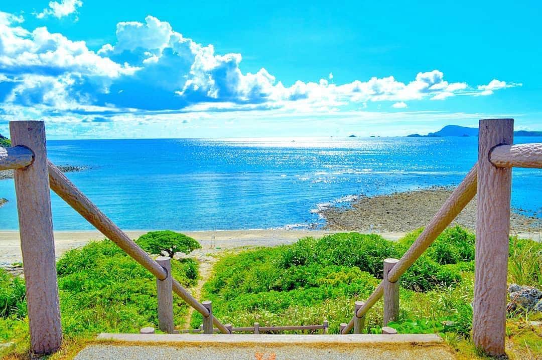 Be.okinawaさんのインスタグラム写真 - (Be.okinawaInstagram)「The view of the beautiful world extending out from Aharen Cape on Tokashiki Island. 📷:@nony0320 #aharencape #tokashikiisland #nature #beautifulnature #okinawanature #naturelife #naturelovers #beokinawa #visitokinawa」3月21日 18時20分 - visitokinawajapan