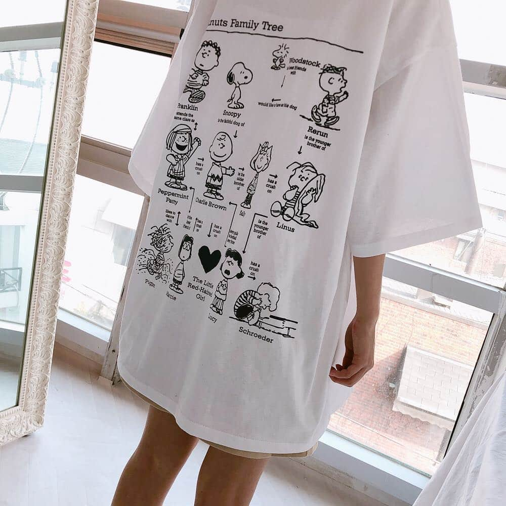 ガールズルールさんのインスタグラム写真 - (ガールズルールInstagram)「. ファミリーボックス半袖Tシャツ(t6019) color : BLACK, IVORY, BLUE, GREEN . #걸스룰 #한국 #한국패션 #얼짱 #데일리룩 #오오티디 #koreanfashion #girlsrule #ootd #twinlook #dailylook #ガールズルール #韓国 #韓国ブランド #韓国ファッション #韓国ファッション通販 #今日のコーデ #オルチャン #オルチャンファッション #韓国アイドル #カップルコーデ #韓国好きな人と繋がりたい」3月21日 18時13分 - girlsrule_official