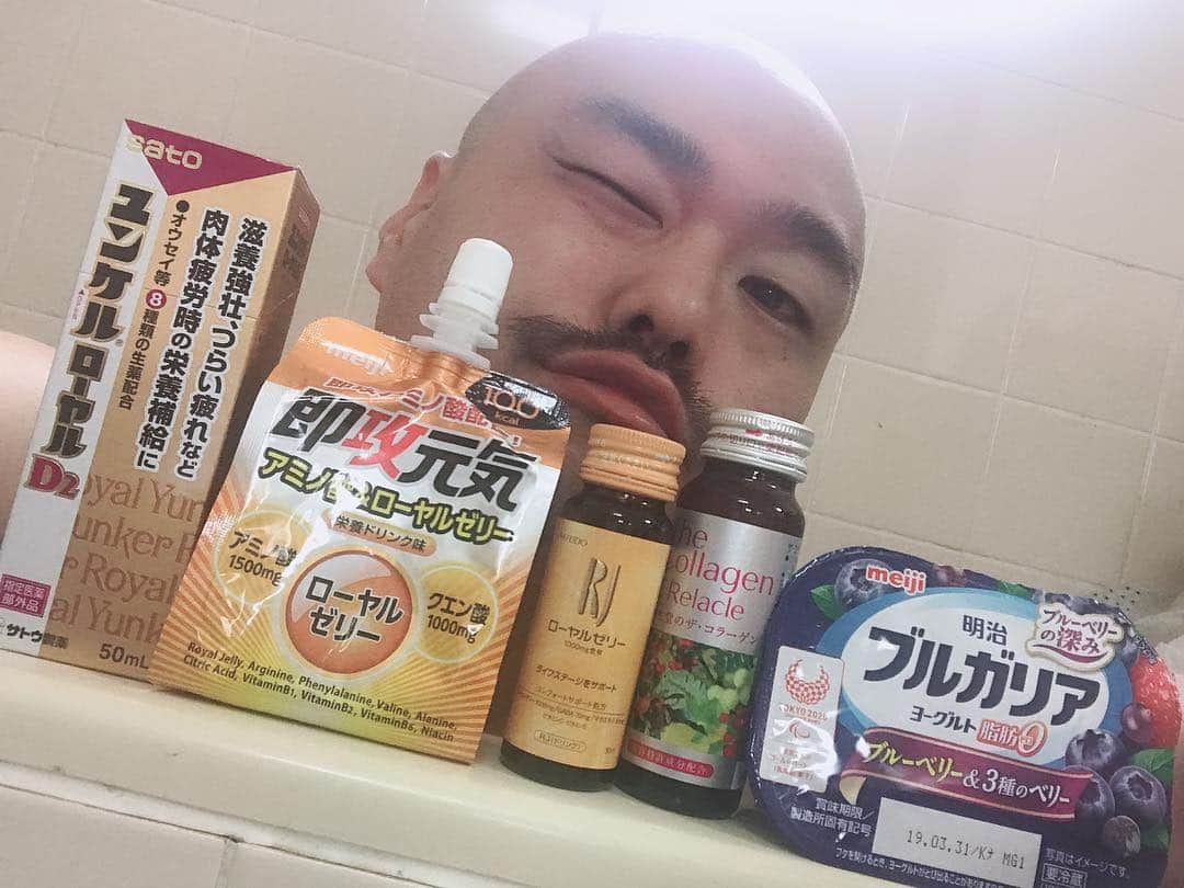 クロちゃんさんのインスタグラム写真 - (クロちゃんInstagram)「朝ごはん 体調管理したいので固形物はヤメ。」3月21日 9時34分 - kurochandesuwawa