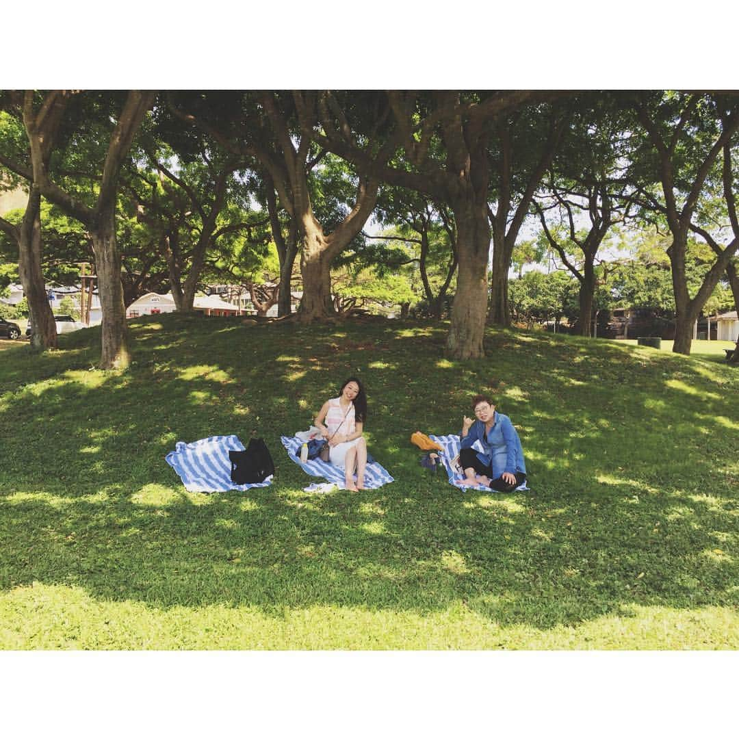 中津悠希さんのインスタグラム写真 - (中津悠希Instagram)「自然の中でのんびり🌴🌴😊🌴🌴 癒される😊💕 #hawaii #ハワイ #family #trip #honolulu #waikiki #sunbath #healing」3月21日 9時44分 - yukinakatsu