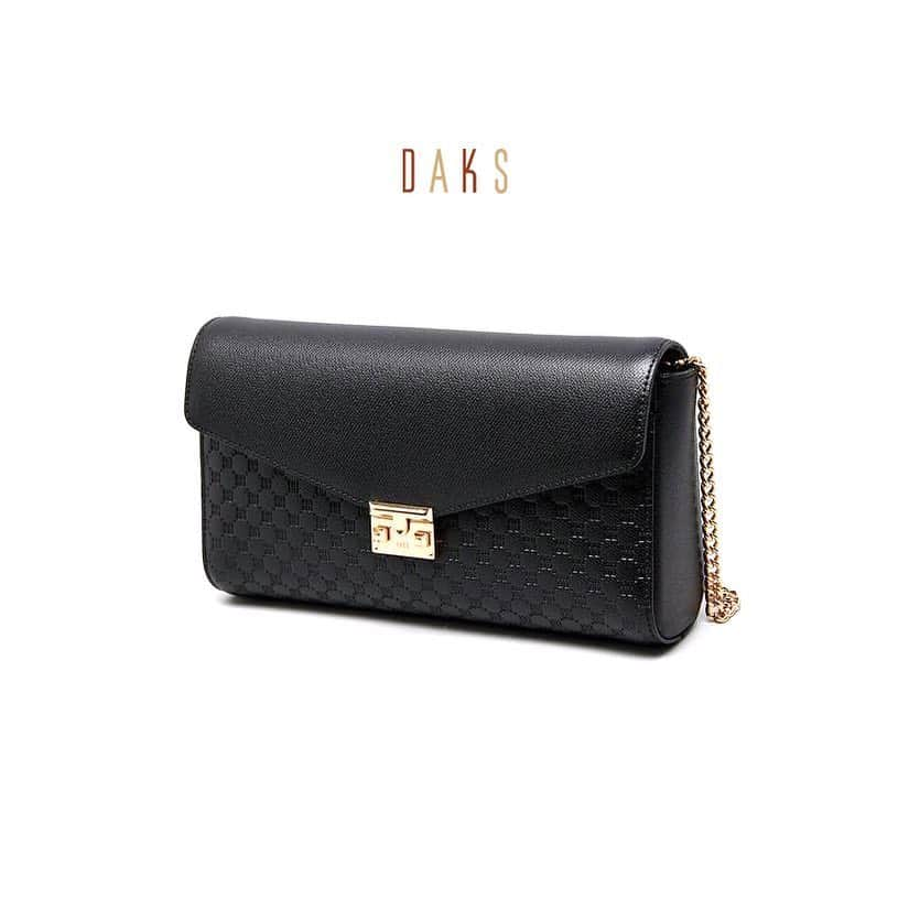 DAKS Koreaさんのインスタグラム写真 - (DAKS KoreaInstagram)「• DAKS accessories  올 봄엔 미니 백을! 여성스러운 스타일링에 제격인 미니백의 매력 . [For Women] #DCWA9E619BK . #닥스 #닥스코리아 #닥스액세서리 #DAKS #DAKSACCESSORIES #Lfmall #봄가방추천 #가방스타그램 #미니백 #크로스백 #BAG」3月21日 9時49分 - dakskorea_accessories