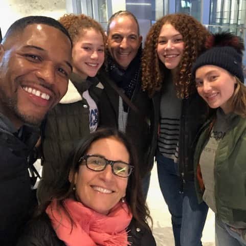 ボビー・ブラウンのインスタグラム：「This guy always puts a smile on my face. Love to see you and the girls. @michaelstrahan」
