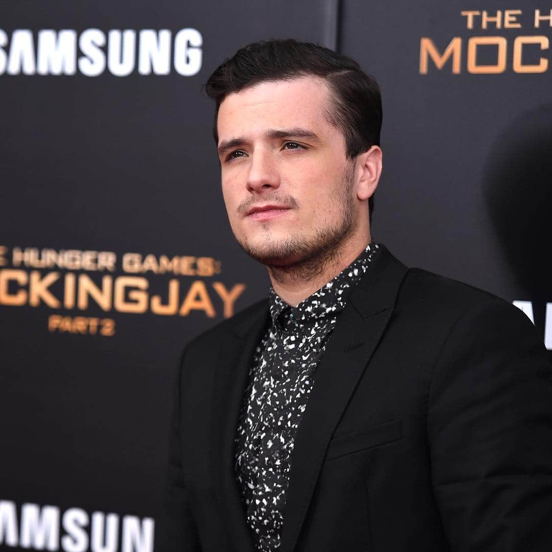 E! Onlineさんのインスタグラム写真 - (E! OnlineInstagram)「Just thinking about Josh Hutcherson. Hope he's having a great day. (📷: Getty Images)」3月21日 9時56分 - enews