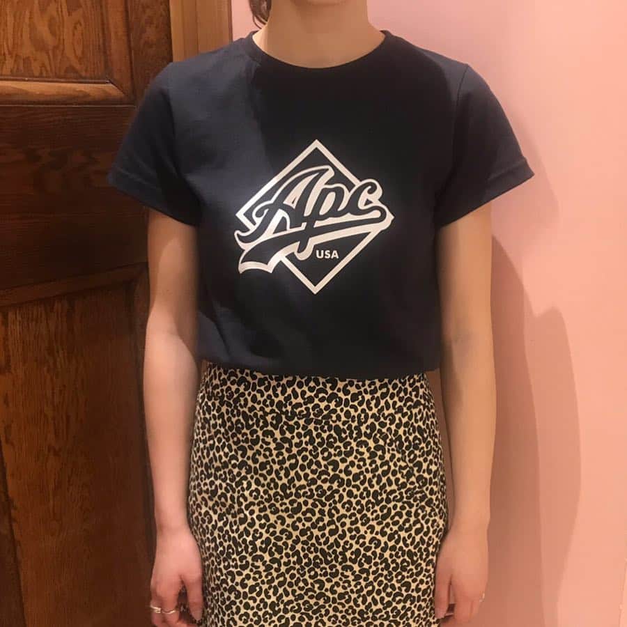 FREAK'S STORE渋谷さんのインスタグラム写真 - (FREAK'S STORE渋谷Instagram)「【 Lady's Styling 】﻿ ﻿ A.P.C. の新作でのスタイリング。﻿ ﻿ Tシャツにミニスカというシンプルなスタイリングですが、プリントや柄で遊び心をプラス。﻿ ﻿ 是非店頭にてご覧くださいませ。﻿ ﻿ ［ item ］﻿ T-SHIRT ALTHEA﻿ no.328-427-0003-0﻿ size: S﻿ ¥11,000+tax / @apc_paris ﻿ ﻿ JUPE SHANYA﻿ no.311-427-0003-0﻿ size: 3﻿ ¥26,000+tax / @apc_paris ﻿ ﻿ model: @__rkm18 (167cm)﻿ ﻿ #apc #apcparis ﻿ #freaksstore #freaksstore19ss ﻿ #freaksstore_shibuya_ladys」3月21日 9時58分 - freaksstore_shibuya