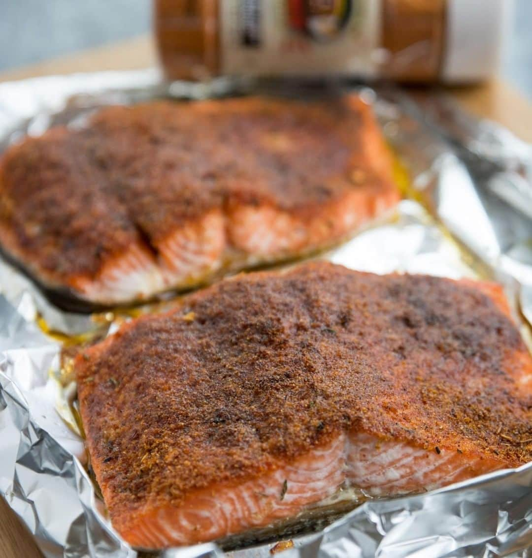 Flavorgod Seasoningsさんのインスタグラム写真 - (Flavorgod SeasoningsInstagram)「☀️☀️SPRING SALE GOING ON NOW!☀️☀️⁣ 🚨🚨🚨FLAVORS RESTOCKED🚨🚨🚨⁣ .⁣ Jamaican Jerk Salmon 🔥🔥🔥⁣ .⁣ Made with:⁣ 👉 #flavorgod Jamaican Jerk Seasoning⁣ 👉 #flavorgod Pink Salt & Pepper⁣ -⁣ On Sale here ⬇️⁣ Click the link in the bio -> @flavorgod⁣ www.flavorgod.com⁣ .⁣ INGREDIENTS:⁣ 1 lb wild sockeye salmon⁣ 4 tbsp Flavorgod Jamaican Jerk⁣ 1 tsp Flavorgod Pink S+P⁣ 2 tbsp olive oil⁣ lime wedges, garnish⁣ ⁣ DIRECTIONS:⁣ Preheat oven to 425F degrees. Place salmon on a foil lined baking sheet. Drizzle with olive oil, sprinkle with pink s+p and Jamaican Jerk and pat down, roast for 10-12 minutes depending on thickness of salmon. Serve with a squeeze of lime juice!⁣ -⁣ Flavor God Seasonings are:⁣ 💥ZERO CALORIES PER SERVING⁣ 🌿 Made Fresh⁣ 🔥 KETO & PALEO⁣ 🌱 GLUTEN FREE & KOSHER⁣ ☀️ VEGAN FRIENDLY ⁣ 🌊 Low salt⁣ ⏰Shelf life is 24 months⁣ -⁣ -⁣ #food #foodie #flavorgod #seasonings #glutenfree #paleo ⁣ #foodporn #mealprep #kosher ⁣」3月21日 10時00分 - flavorgod