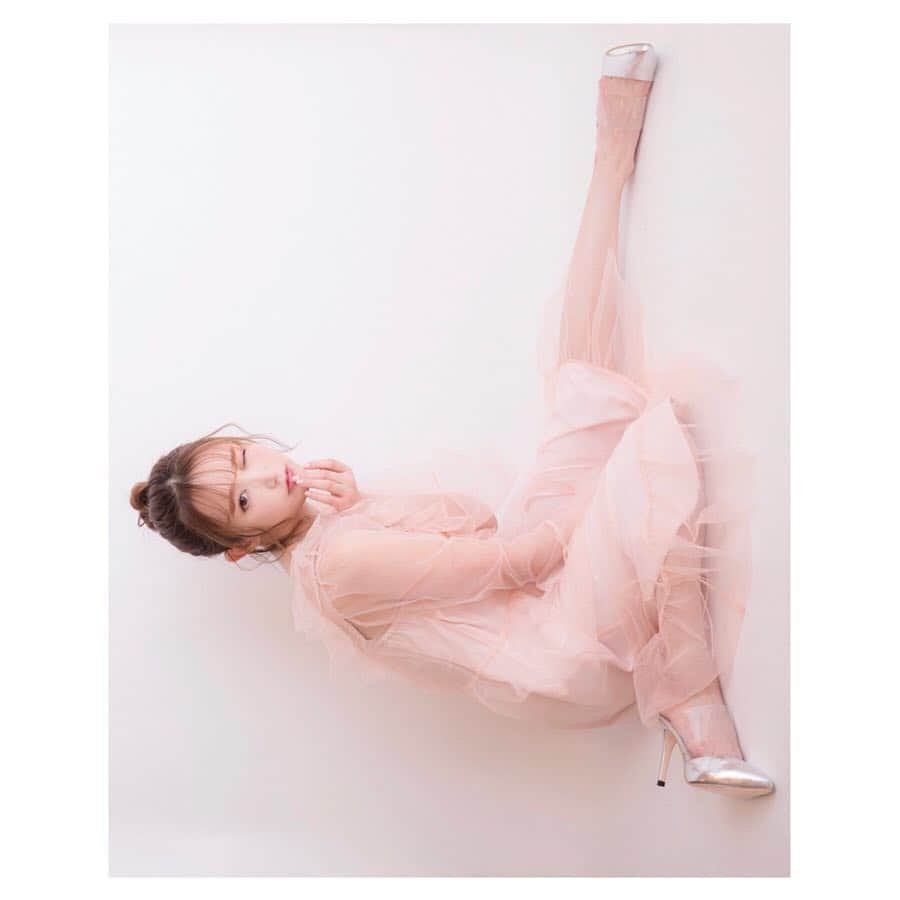 菅野結以さんのインスタグラム写真 - (菅野結以Instagram)「今月号の @ar_magazine にすこしいます💋﻿ ﻿ @kaibeautypress の公式Twitterでは﻿ サイン入りポラがあたるキャンペーンも﻿ 応募〆切はあした22日まで✔︎応募してね﻿ ﻿ さてきょうは15:00〜 #tokyofm﻿ 特番パーソナリティ担当するよ 🎧﻿ クリスマスぶりの、銀座から公開生放送﻿ ﻿ 気を抜くといつもの深夜ラジオテンションになるから﻿ お昼っぽくさわやかにがんばろ☁️よき祝日のお供に﻿ #ar #magazine #kaibeauty #radio #貝印」3月21日 10時31分 - yui_kanno