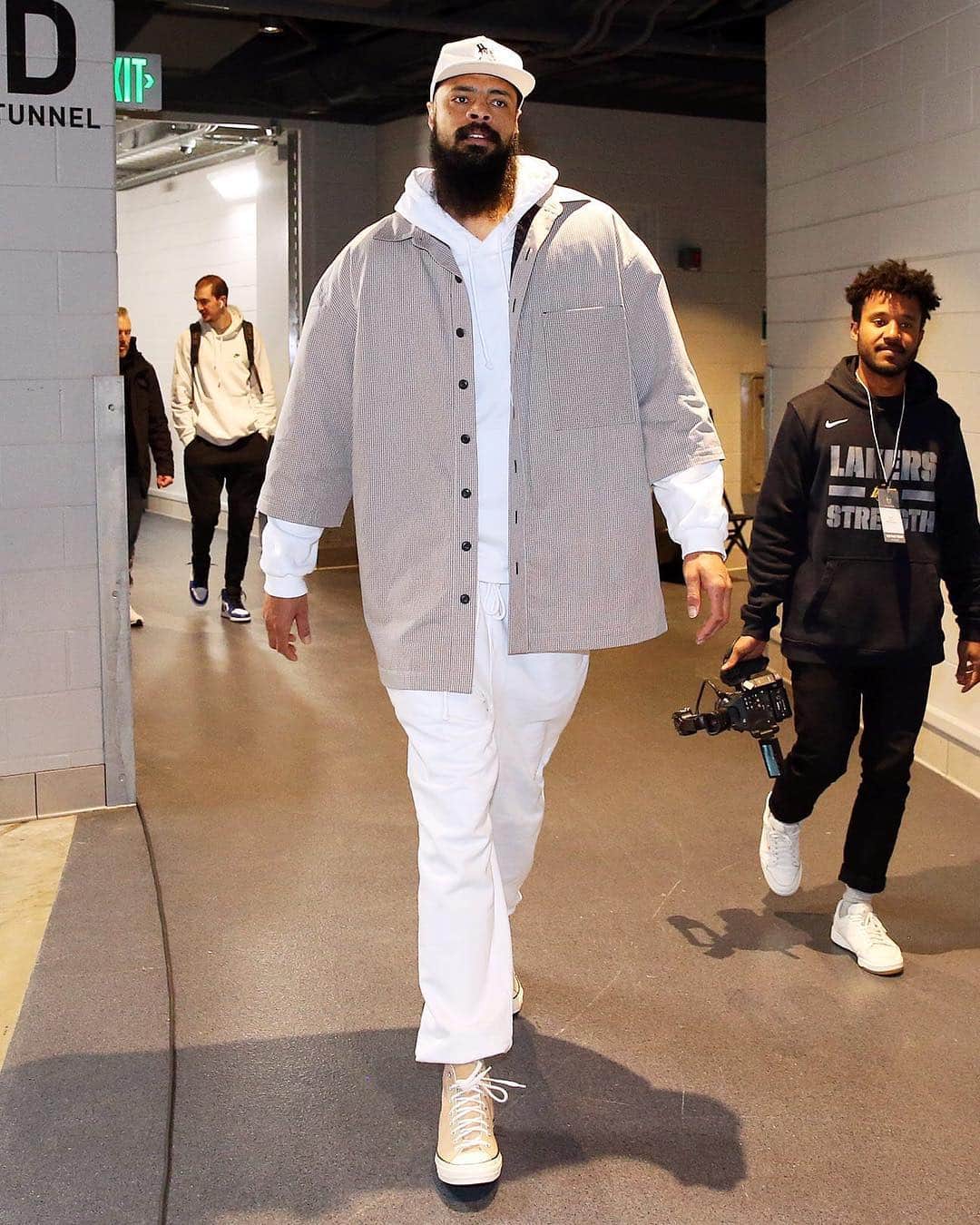 GQさんのインスタグラム写真 - (GQInstagram)「#BigFitoftheDay: Tyson Chandler stands a solid 7-foot-1, making this possibly our biggest fit yet.」3月21日 10時40分 - gq