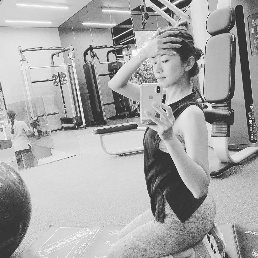 森下千里のインスタグラム：「朝ジム。  これから、ゴルフ⛳️ . . #gym #gymlife #golf」