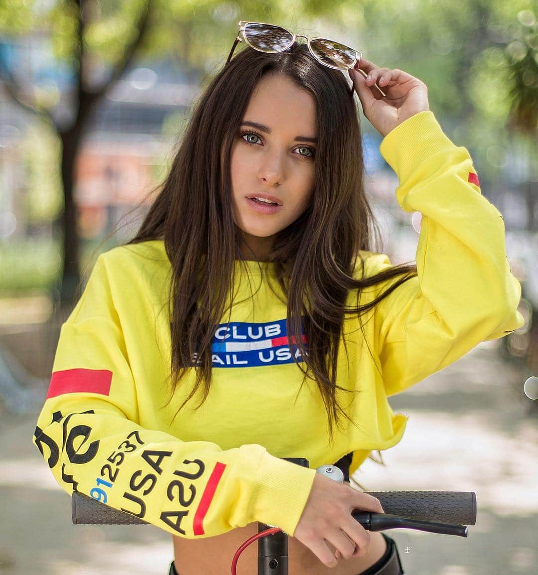 ミッチェル・オルベラのインスタグラム：「Que nunca se acabe lo que comenzó sin querer. 📸 @photobywong」