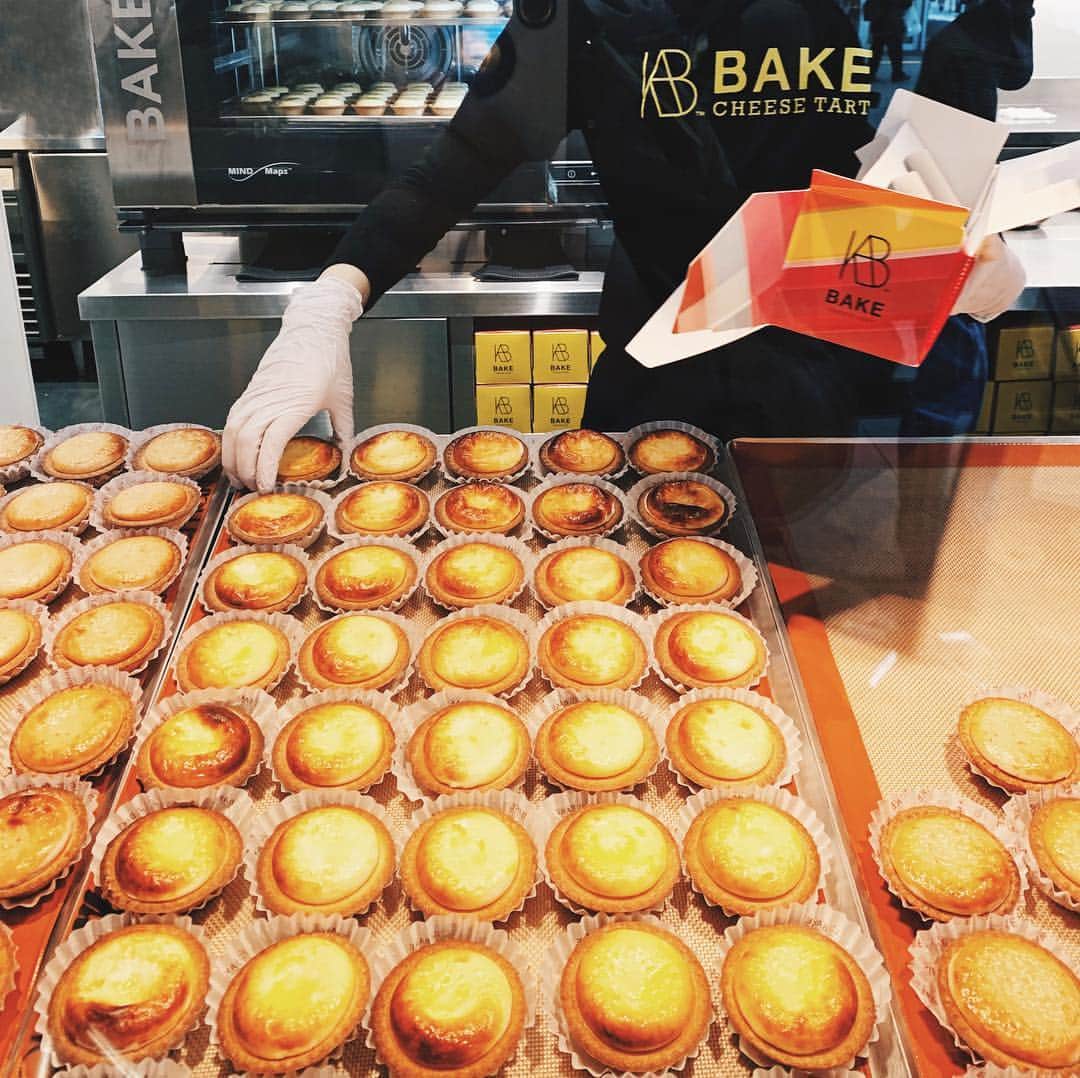 BAKE CHEESE TART OFFICIALのグルメインスタ