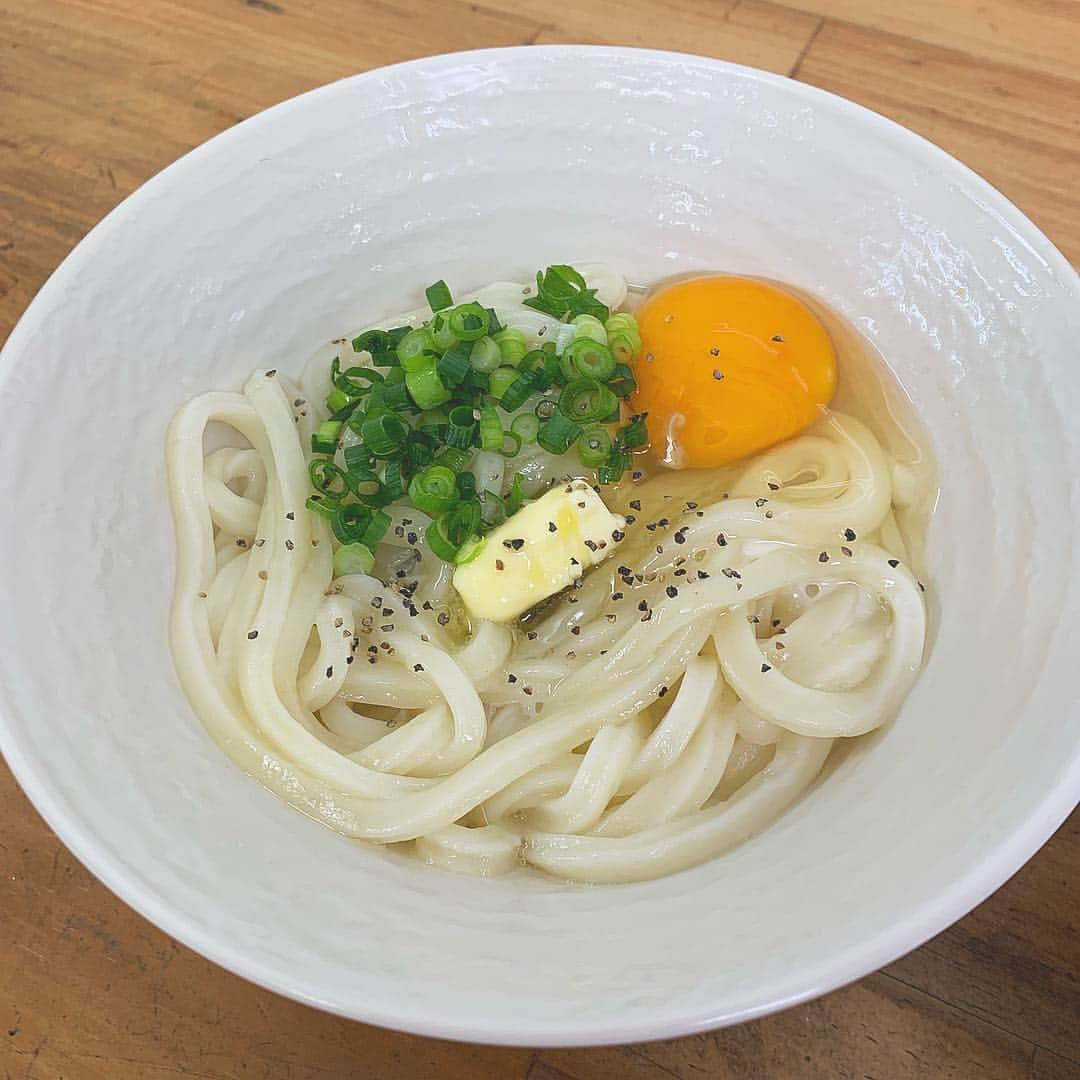 赤澤萌乃のインスタグラム：「ㅤㅤㅤㅤㅤㅤㅤㅤㅤㅤㅤㅤㅤ .ㅤㅤㅤㅤㅤㅤㅤㅤㅤㅤㅤㅤㅤ .ㅤㅤㅤㅤㅤㅤㅤㅤㅤㅤㅤㅤㅤ ㅤㅤㅤㅤㅤㅤㅤㅤㅤㅤㅤㅤㅤ  ２軒目は釜バターうどん🍳ㅤㅤㅤㅤㅤㅤㅤㅤㅤㅤㅤㅤㅤ ㅤㅤㅤㅤㅤㅤㅤㅤㅤㅤㅤㅤㅤ バターと卵でカルボナーラ風！ㅤㅤㅤㅤㅤㅤㅤㅤㅤㅤㅤㅤㅤ 麺も、もちもちでおいしかったぁ🤤💕ㅤㅤㅤㅤㅤㅤㅤㅤㅤㅤㅤㅤㅤ ㅤㅤㅤㅤㅤㅤㅤㅤㅤㅤㅤㅤㅤ ㅤㅤㅤㅤㅤㅤㅤㅤㅤㅤㅤㅤㅤ #うどん #釜バター #カルボナーラ ㅤㅤㅤㅤㅤㅤㅤㅤㅤㅤㅤㅤㅤ #香川 #多田製麺所 #手打ちうどん」