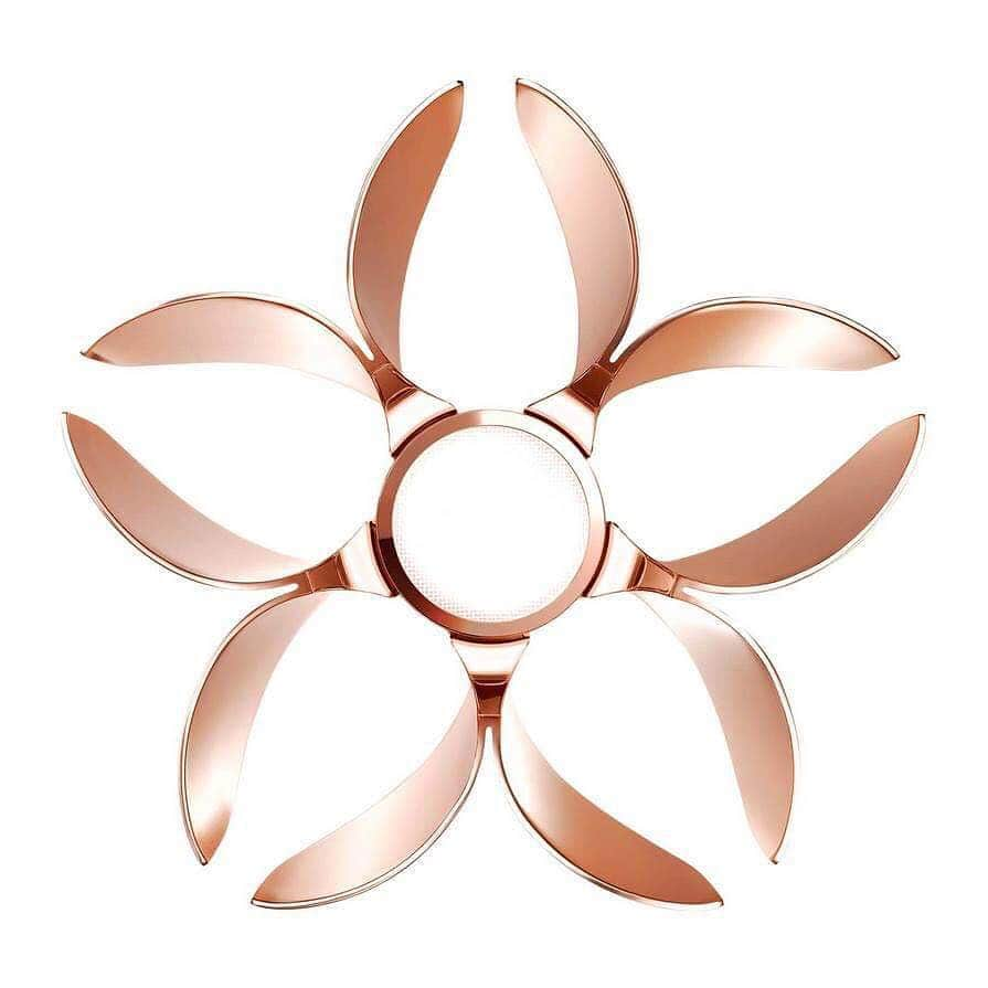 HYPEBEASTさんのインスタグラム写真 - (HYPEBEASTInstagram)「#hypelife: A cherry blossom-inspired torch has been revealed for the #Tokyo2020 @olympics. Designed by Tokujin Yoshioka, the torch has been dressed in rose-gold and takes on the shape of a sakura. It’s been crafted from the same cutting-edge technology used to create Japan’s bullet train and makes use of aluminium construction waste left over from the housing units made for the 2011 tsunami victims. The Olympic torch relay will kick off in Fukushima on March 26, 2020 and end in Tokyo on July 10, 2020. Photo: Tokyo 2020」3月21日 11時14分 - hypebeast