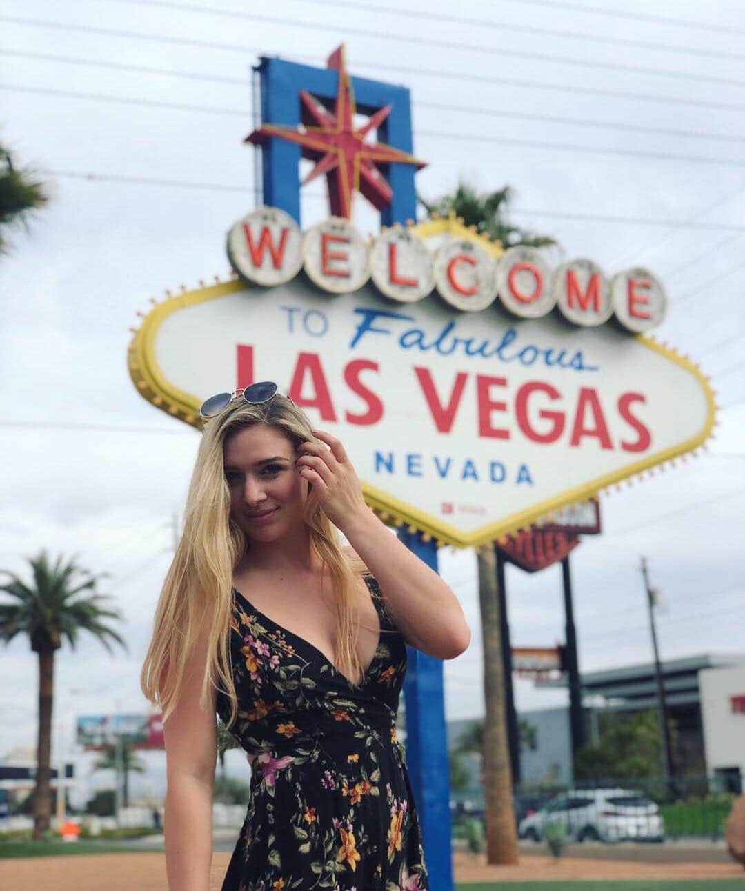 レイチェル・パーソンズさんのインスタグラム写真 - (レイチェル・パーソンズInstagram)「They say what happens here stays here✨」3月21日 11時38分 - raemarie.parsons