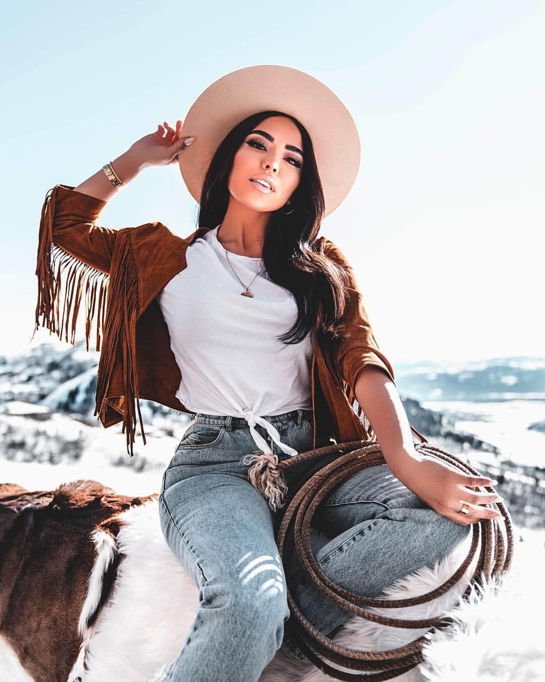 iluvsarahiiさんのインスタグラム写真 - (iluvsarahiiInstagram)「When you’ve yee’d your last Haw🤠 🍌#glowcamp」3月21日 11時32分 - iluvsarahii