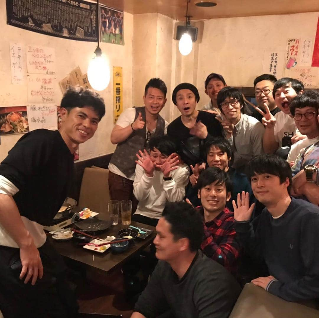 松田大輔さんのインスタグラム写真 - (松田大輔Instagram)「誕生日会をやって頂きました。 どうやって終わったのか どうやって帰ってきたのか 全ては謎に包まれています。 本当ありがとうございました。 毎年 ありがとう。  #誕生日会 #俺のパンツ #匂い嗅ぐ #ちゅうえい」3月21日 11時33分 - daisuke.matsuda.1044