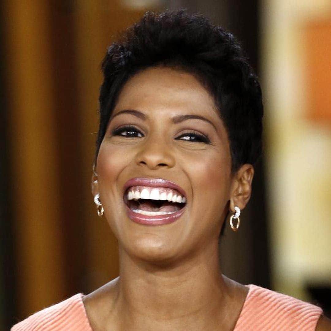 ガブリエル・ユニオンさんのインスタグラム写真 - (ガブリエル・ユニオンInstagram)「This week's #WCW is the dynamic and gorgeous @tamronhall. She was one of the inspirations for Being Mary Jane and has championed me, my work and our shared journey to motherhood. Her new daytime talk show (which she executive produced and stars in) is both moving and fun, hitting all things topical that shape our world. Her outstanding work across the board has garnered her Emmy nominations, an Edward R. Murrow Award for her report on domestic abuse, and an ADAPT Leadership Award... just to name a few. I know she will be an incredible mother, and can't wait to continue watching this beautiful journey she is on. Let us lift her up in the light of goodness and hold here there.」3月21日 11時43分 - gabunion