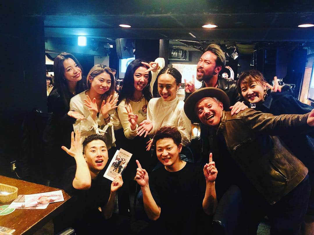 Shingo Okamotoさんのインスタグラム写真 - (Shingo OkamotoInstagram)「東京公演！！無事終わりました！！﻿ ﻿ 来てくれた皆さん本当にありがとうございました！！！﻿ あたたかい声援にパワーもらえて幸せいっぱいの時間でした！﻿ ﻿ 仲間達も観に来てくれて嬉しかったー！（ ; ; ）ありがとう！﻿ ﻿ 一緒に写真に撮れてない仲間もいますが、、ありがとうーの気持ちでいっぱいです！﻿😭 ﻿ そしてチームREBBITTの皆さん引き続きよろしくお願いします！﻿ このチームが大好きじゃー！！﻿ ﻿ #REBBITTOUR ﻿﻿ #shingookamoto #shokamijo #OliviaBurrell #PennyK #石田まり #森勇士 #坂東慧」3月21日 11時51分 - shingookamoto