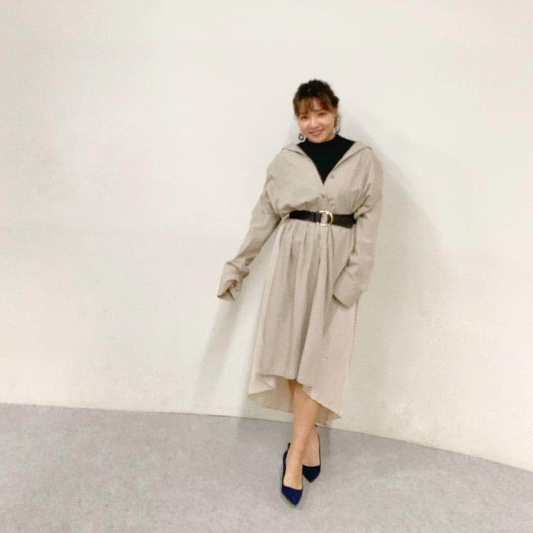 野呂佳代さんのインスタグラム写真 - (野呂佳代Instagram)「衣装🙋‍♀️ 元々私服で購入しようかなぁと思ってたら、スタイリストさんが持ってきてくれた👩‍❤️‍👩 やっぱりよかった⭕️ 購入しましょう✨ one-piece#barak  #plussize  #plussizefashion  #plussizemodel  #ぽっちゃりコーデ」3月21日 11時53分 - norokayotokyo