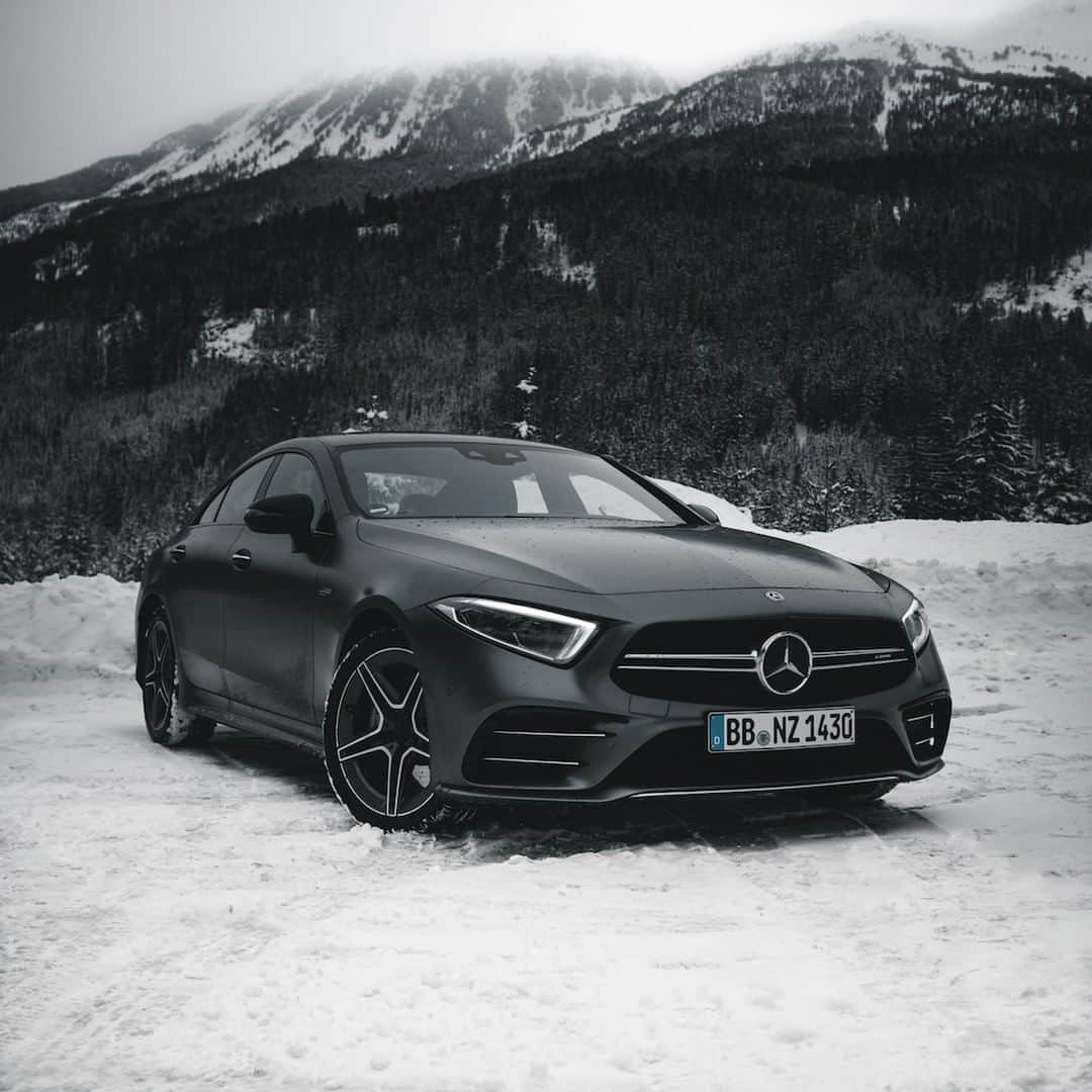 メルセデス・ベンツさんのインスタグラム写真 - (メルセデス・ベンツInstagram)「Dynamic and elegant at the same time: The new Mercedes-AMG CLS 53 4MATIC+ Coupé. 🌟 📸: @hanneslhauser for #MBsocialcar ______________________________ [Mercedes-AMG CLS 53 4MATIC+ Coupe ́ | Kraftstoffverbrauch kombiniert: 8,9–8,7 l/100 km | CO2- Emissionen kombiniert: 203–200 g/km | mb4.me/RechtlicherHinweis] . #Mercedes #MBCar #Car #Cars #Cartastic #carsofinstagram #InstaCar #MercedesCLS #CLS #MercedesBenz #CLS53」3月21日 12時00分 - mercedesbenz