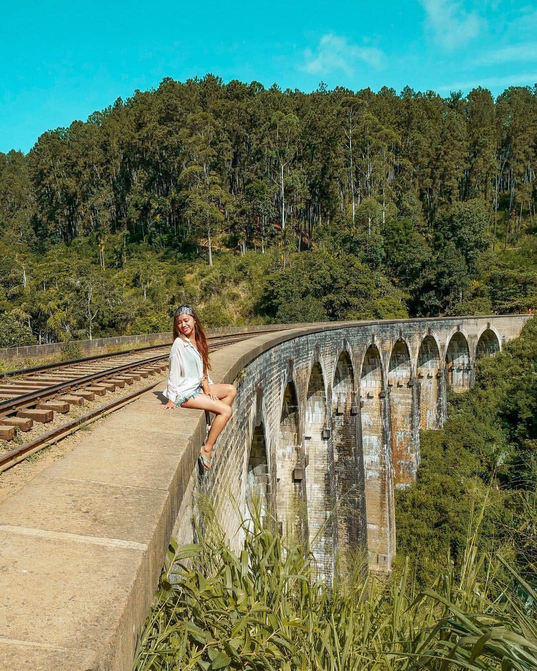 のインスタグラム：「One of my favorites, planning to visit soon🇱🇰 #srilanka . やっぱりどこか一ヶ所に留まるより、色んなところふらふらするのが好きだな〜✴︎早く次の旅行行きたい！なんならずーっと旅してたい！🌎🌍🌏」