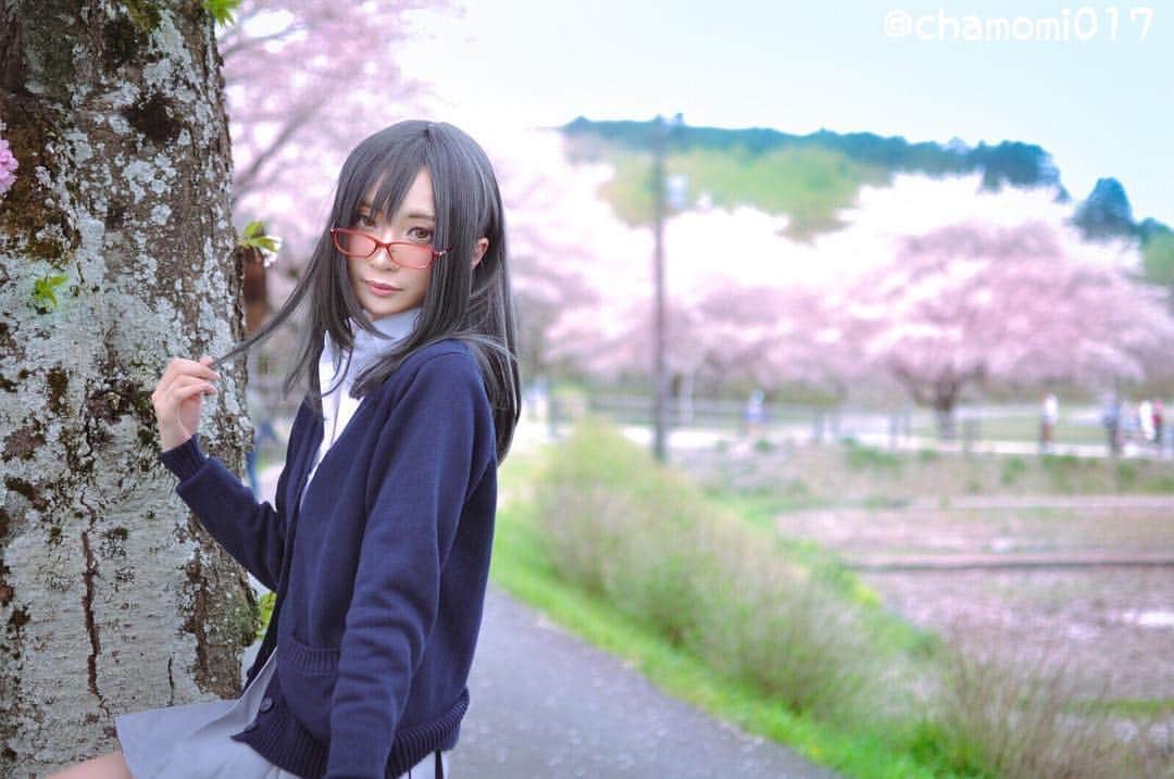のインスタグラム：「インスタ更新！ 春分の日🎌祝日ダイヤに注意🚃 祝日出勤の方はお疲れ様💖 https://twitter.com/chamomi017/status/1108514463668301824?s=21 #cosplay #cosplayer #sakura  お休みの人は春を感じながら ゆっくりしましょうね🌸  2006年の今日ツイッター誕生🐣 これからもよろしくお願いします😉 #ohayomorning #春分の日 #ツイッター誕生日 #japan #日本 #event #JK #ギャル #ギャルJK風水着 #クラウドファンディング #受付中」