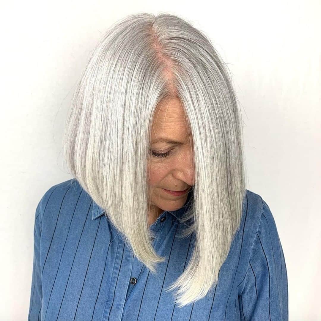 CosmoProf Beautyさんのインスタグラム写真 - (CosmoProf BeautyInstagram)「Our Lob #hairoftheday goes to @cmjones.hair because we love a great #precisioncut --- 👇 Rules Below!👇 1️⃣Tag your photo #LobCutHOTD #cosmoprofbeauty #licensedtocreate 2️⃣Post a photo of your Lob Haircut against an uncluttered background 3️⃣Mention any products used to cut, color or style the hair --- #repost #cmjoneshair #lobhaircut #lob #haircontest」3月21日 12時03分 - cosmoprofbeauty