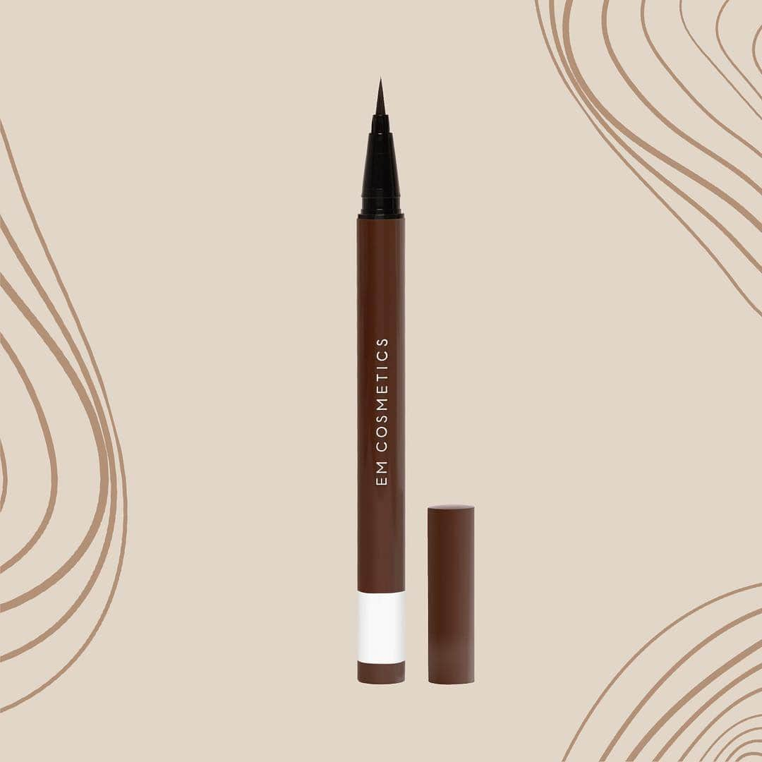 ミシェル・ファンさんのインスタグラム写真 - (ミシェル・ファンInstagram)「Enjoy @emcosmetics new brown brush tip eyeliner for a softer liquid liner look ✍️ video in the next slide shows the color difference between the black and brown shade.」3月21日 12時09分 - michellephan