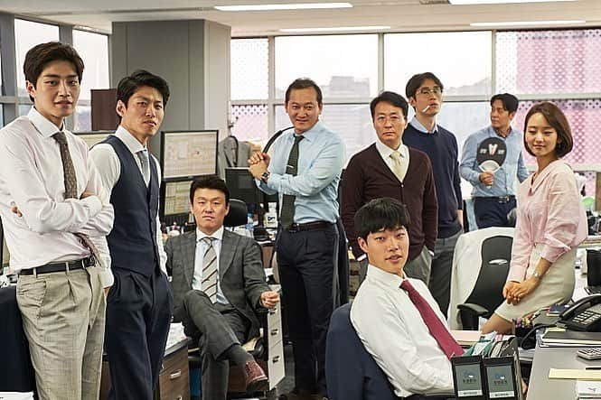 ウォン・ジナのインスタグラム：「<돈>  개봉!! 💸💚」
