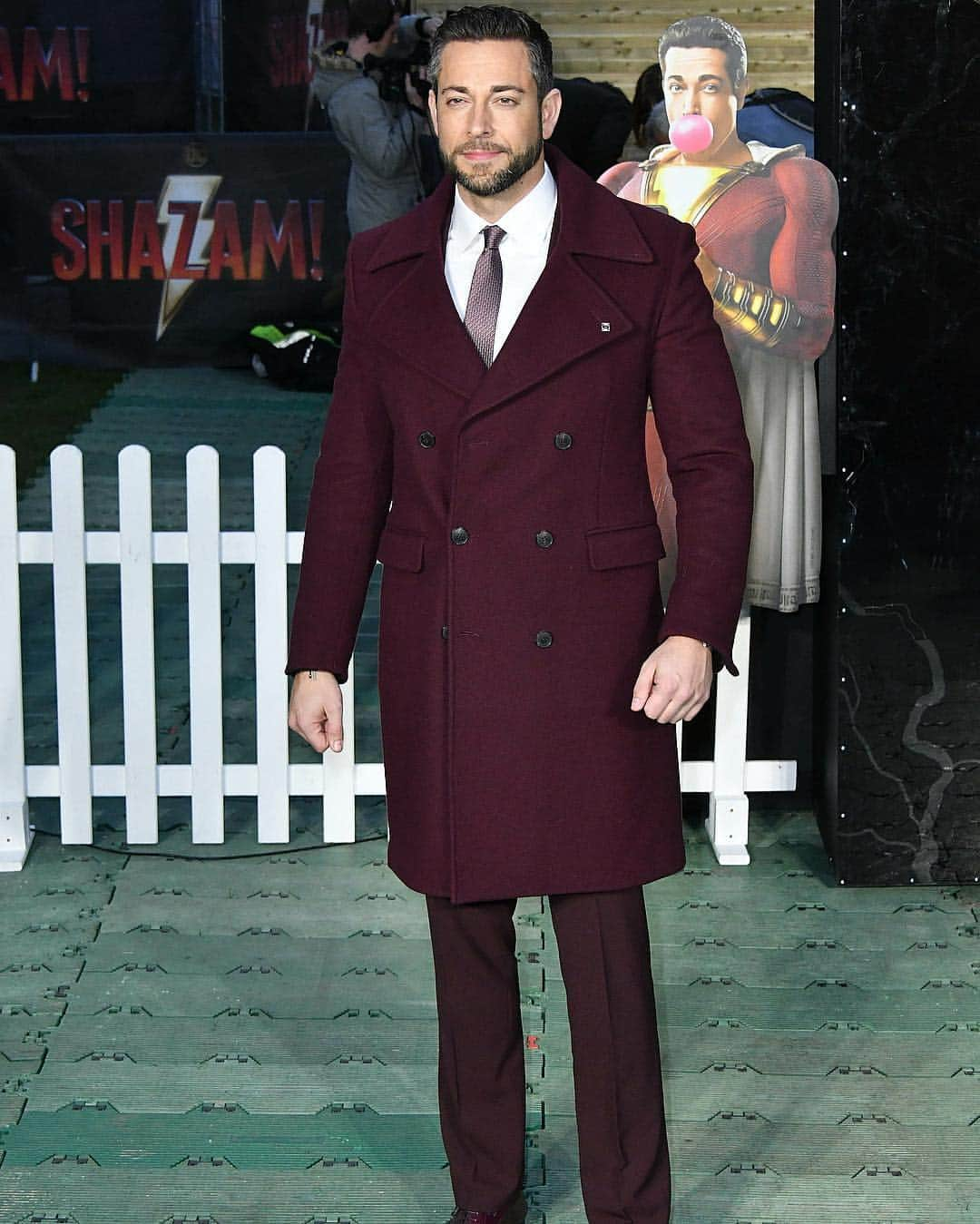 Just Jaredさんのインスタグラム写真 - (Just JaredInstagram)「@zacharylevi sports an @alfreddunhill suit and an @eidos coat while attending the @shazammovie Fun Fair Photocall! #ZacharyLevi #Dunhill #Eidos #Shazam Photos: Getty & INSTAR」3月21日 12時27分 - justjared