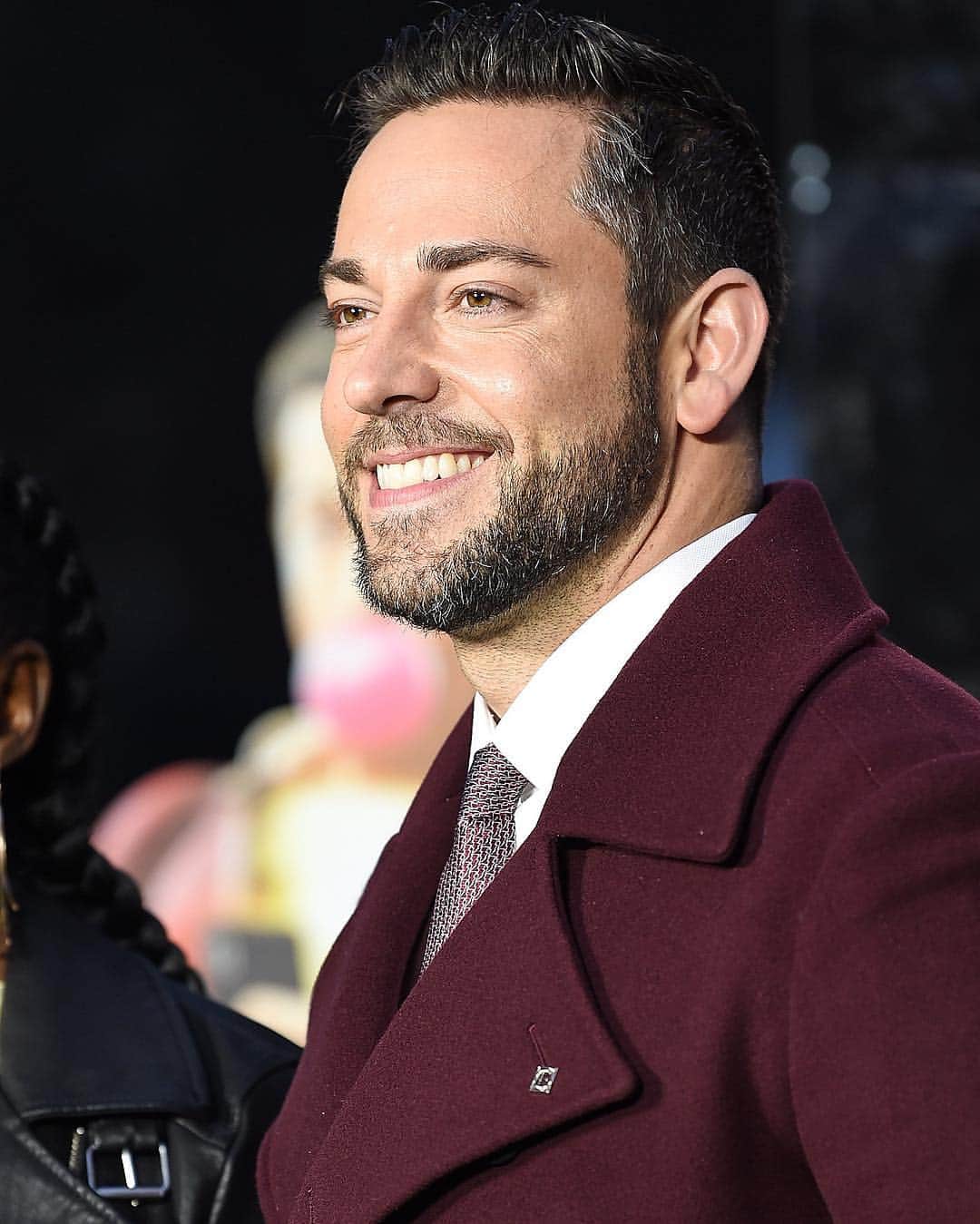 Just Jaredさんのインスタグラム写真 - (Just JaredInstagram)「@zacharylevi sports an @alfreddunhill suit and an @eidos coat while attending the @shazammovie Fun Fair Photocall! #ZacharyLevi #Dunhill #Eidos #Shazam Photos: Getty & INSTAR」3月21日 12時27分 - justjared