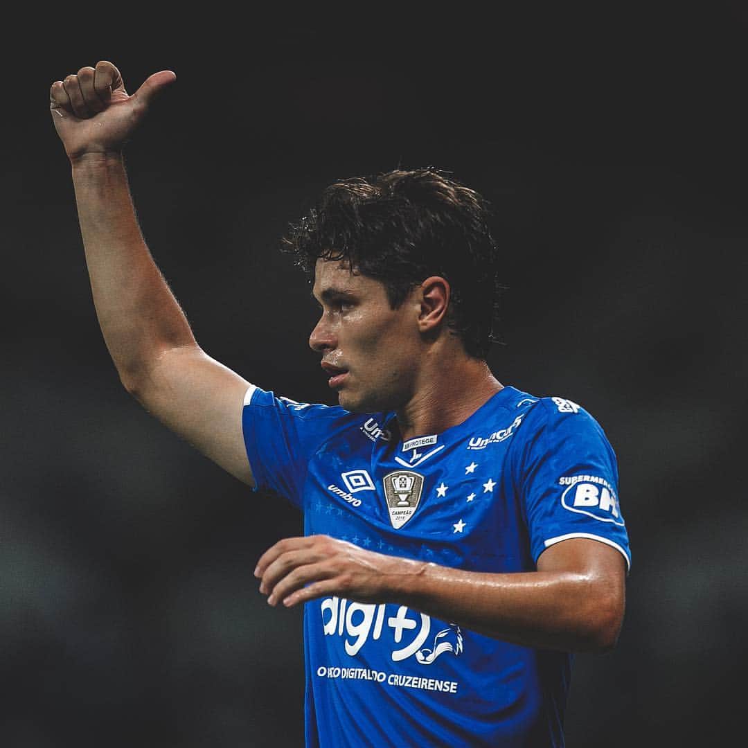 ドドのインスタグラム：「👍🦊💙 #CRUxCAL #NasBatalhasComOCruzeiro #CampeonatoMineiro 📸 @pedrovalefoto」