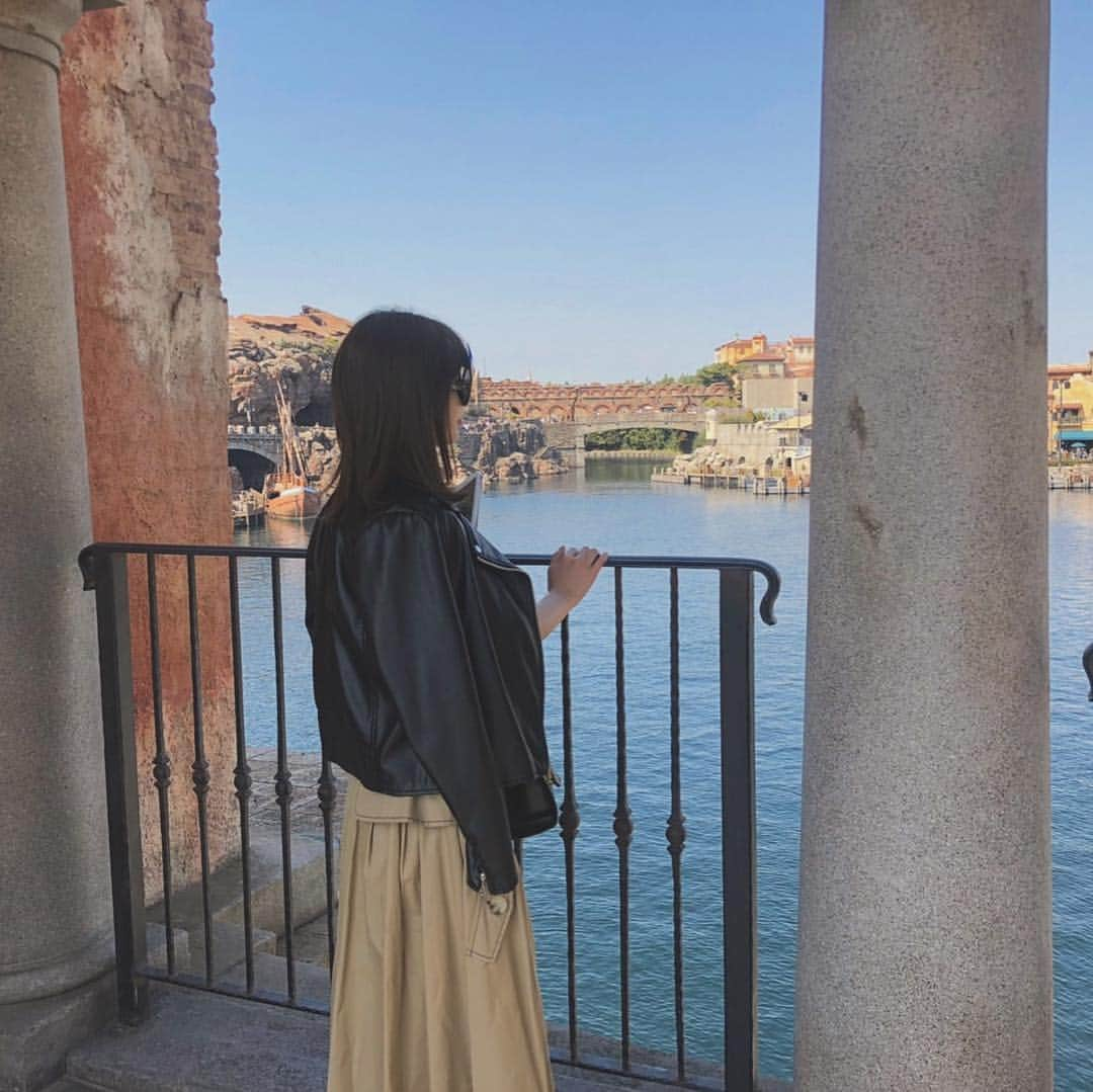 伊藤優衣さんのインスタグラム写真 - (伊藤優衣Instagram)「久しぶりのDisney Sea🌏❤️ 混みすぎて人気のアトラクションは 3時間待ちだったよ〜🥺🥺 今度はイースターの時期に 行きたいよねえ🐰🥚 #東京ディズニーシー #disneysea #tokyodisneysea #tds #伊藤優衣 #gu #redyazel」3月21日 12時42分 - ito_yui0426