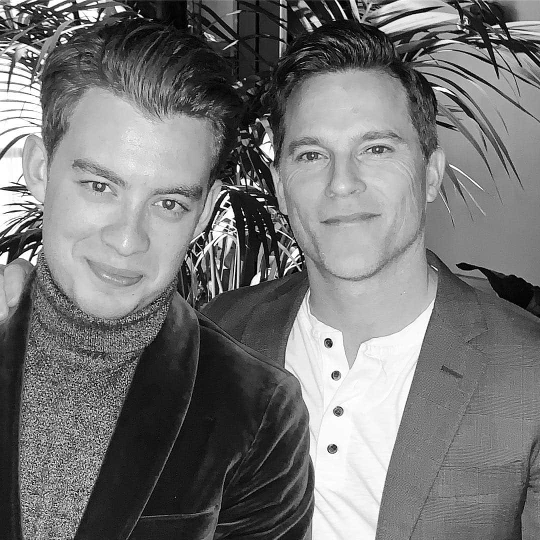マイケル・ドイルのインスタグラム：「This guy not only knows how to curate an evening impeccably, he has style, class, and a filthy sense of humor. @tony_marion」