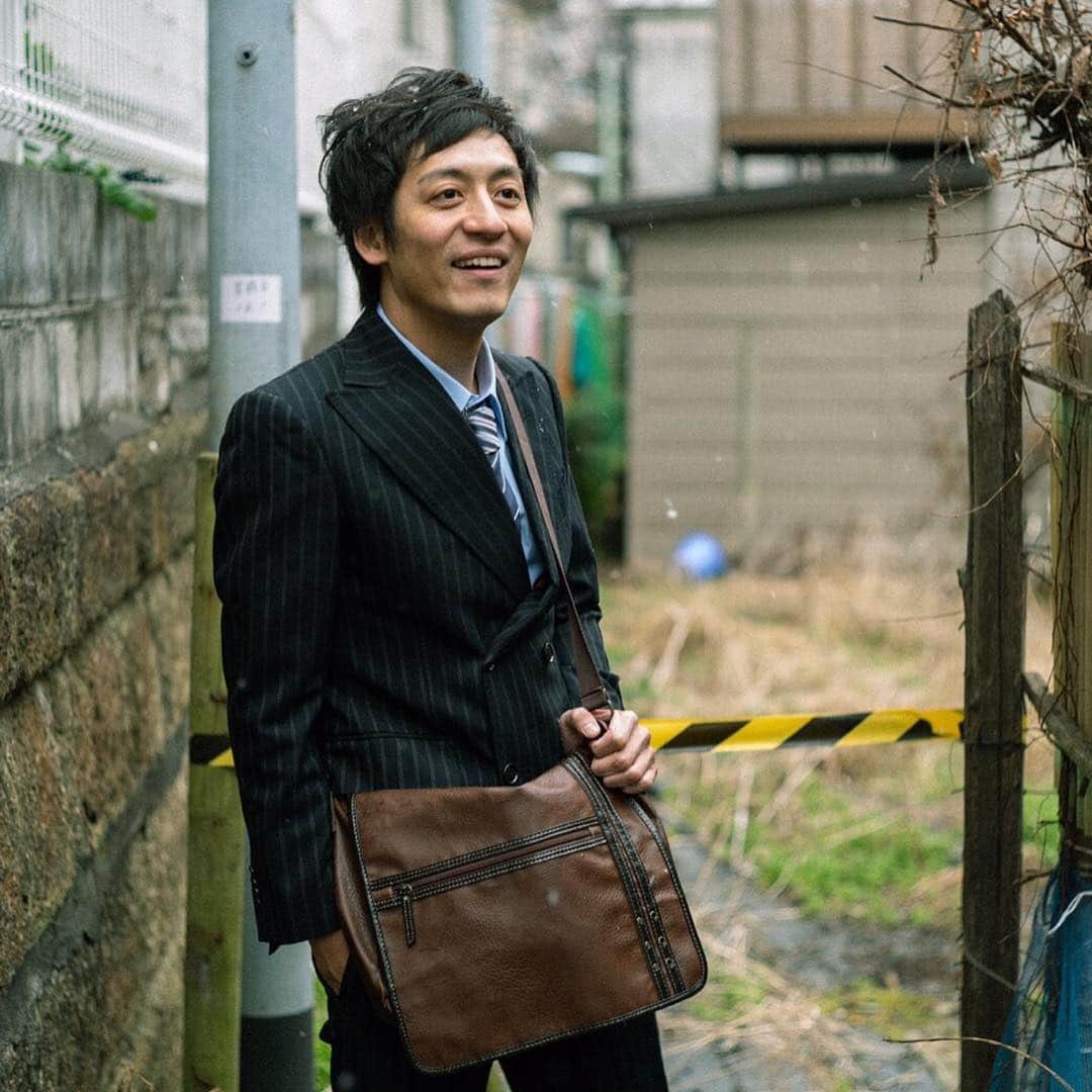 のインスタグラム：「好きだった子の家無くなってる  #久しぶりに通った懐かしい道 #公文の後遠回りして好きな子の家通って帰ってた #庭でその子のおばあちゃんを見れただけでドキドキしてた #祭りの日その子に会えるかもと思って #オシャレしてた #そんな時には会えず #スーパーでおかんと買い物してるときに限って会って赤面してた #あの子どこに引っ越したんかな… #哀愁一コマ芝居」