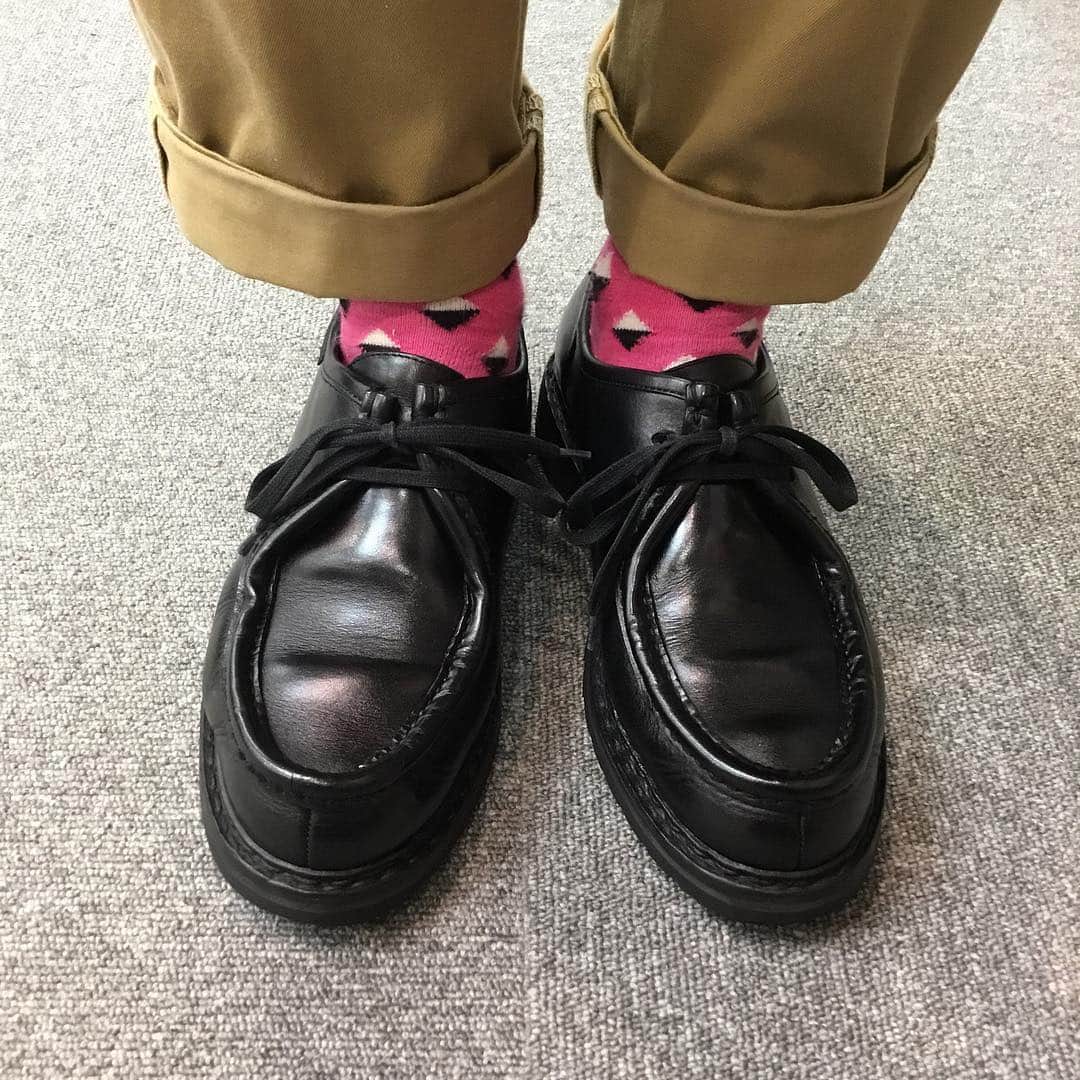 m.mowbrayさんのインスタグラム写真 - (m.mowbrayInstagram)「黒靴も靴下の色で雰囲気がかわりますねー！2年物のMEPHISTOです！  #メフィスト #MEPHISTO #黒靴 #カジュアルシューズ #PEPPO #チロリアン #日本橋三越 #日本橋三越シューリペア工房」3月21日 13時05分 - m.mowbray