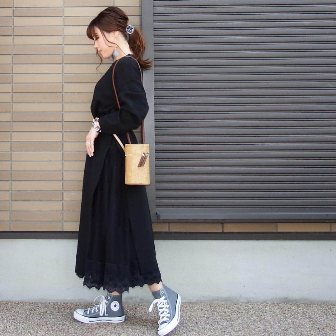 miho.a.nicoさんのインスタグラム写真 - (miho.a.nicoInstagram)「コーデの記録😊 ・ プリーツスカートは @corners.official さんのもの❤︎ プリーツが細かくて可愛いです😍 ・ プリーツスカートとニットワンピからチラリと覗いているのが @rakuten_lagemme さんのペチコートワンピース❤︎ 色々着回せてコーデのアクセントになります🎵 @rakuten_lagemme さんではこの後20時からお買い物マラソンがスタートします❣️ マラソン開始1時間は20％OFFで購入出来るクーポンが出てます✨ ⭐️3月21日20:00-20:59まで https://coupon.rakuten.co.jp/getCoupon?getkey=QkFKSy1MMjNQLTUyTEotU09FRQ--&rt= ・ お買い物マラソン期間中10％OFFになるクーポンも出てます🎵 ⭐️3月21日20:00-26日01:59まで https://coupon.rakuten.co.jp/getCoupon?getkey=RUtPWS1XV1hCLU1CNEYtRFFUWQ--&rt= ・ ・ one-piecet#ラジエム#lagemme @rakuten_lagemme ・ ・ ・ 左から⇨ tops# @beautyandyouth_official  skirt#corners#コナジョ  @corners.official  bag#usポロ @uspoloassn @the_platinum_select  shoes#converse @converse_jp hair accessory# @himest.jp  pierce#goldy @goldy_jp  watch#usポロ @uspoloassn @the_platinum_select ・ ・ one-piece#ラジエム#lagemme @rakuten_lagemme  shoes#converse @converse_jp bag# @17th.august  bracelet# @goldy_jp ・ ・ ・ #cordinate #outfit#instafashion #プチプラコーデ#コーデ#コーディネート#ファッション#プリーツスカート」3月21日 18時30分 - miho.a.nico
