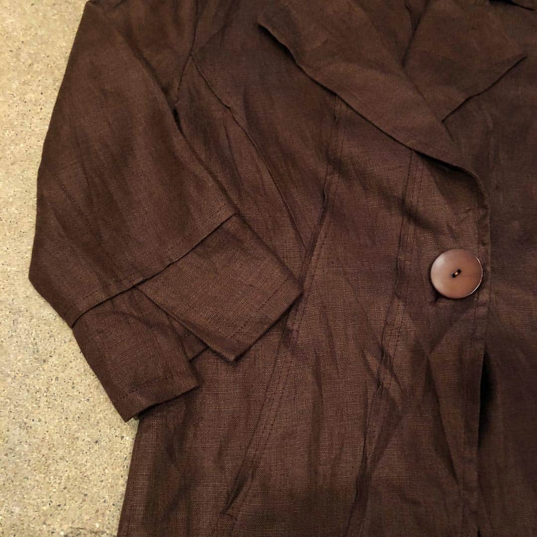 TheSunGoesDownさんのインスタグラム写真 - (TheSunGoesDownInstagram)「【TSGD 1st】@ Shibuya  Linen jacket staff:156cm  袖のスリットと大きめのボタンが可愛いです。 肩周りもかっちりし過ぎず カジュアルに合わせやすいです◎  #tsgd #thesungoesdowntokyo  #vintage #fashion #vintagefashion #vintageclothing #Eurovintage  #usavintage #coordinate#リネンジャケット#shibuya#渋谷 #下北沢 #学芸大学 #古着屋 #古着 #大人古着 #東京古着屋#渋谷古着屋 #下北沢古着屋 #学芸大学古着屋」3月21日 13時18分 - tsgd_tokyo