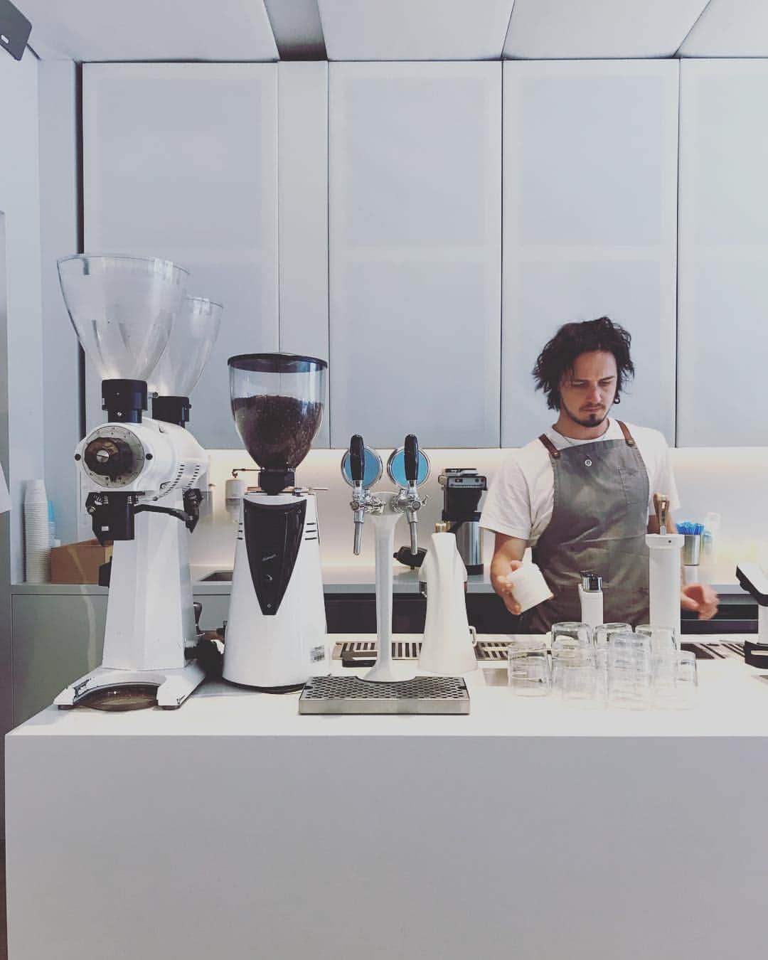 goodcoffeemeさんのインスタグラム写真 - (goodcoffeemeInstagram)「This is a coffee counter 👍🏻 @vja  #goodcoffee_melbourne #industrybeansltcollins」3月21日 13時20分 - goodcoffeeme