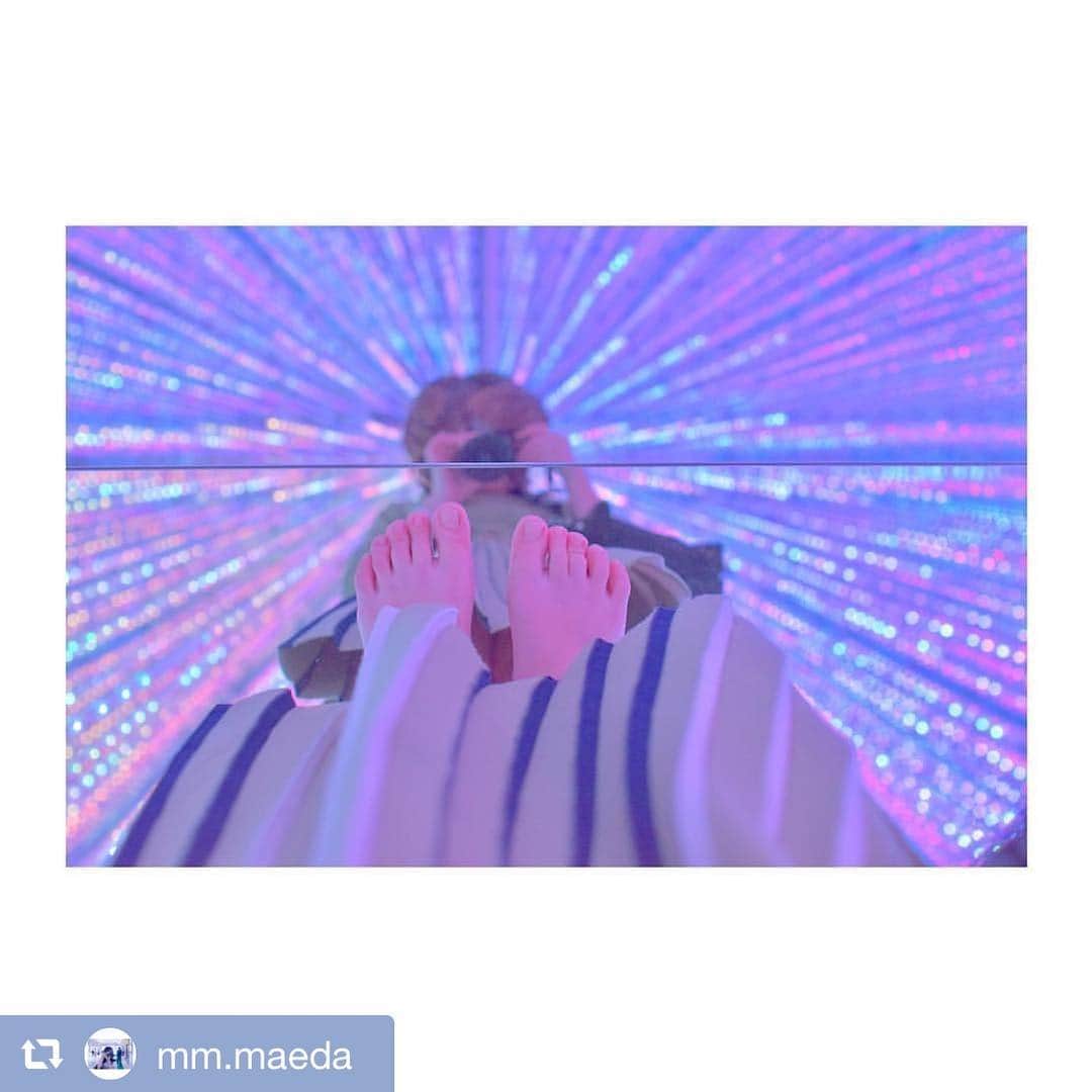 前田美里のインスタグラム：「キラキラな世界。  #repost @mm.maeda via  #チームラボ #チームラボプラネッツ #teamlab #teamlabborderless #豊洲 #ファインダー越しの私の世界 #写真好きな人と繋がりたい #nikon #D5500 #単焦点 #picture #photo #nikonphotography」