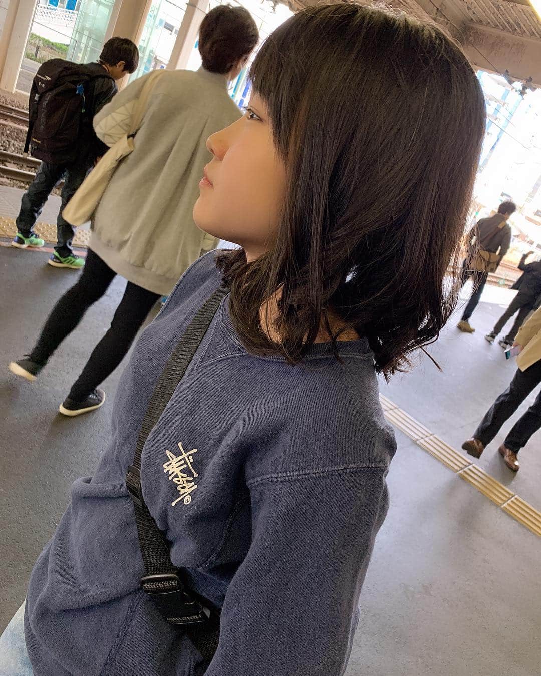 NANAさんのインスタグラム写真 - (NANAInstagram)「今日は3人でお出かけ‪‪❤︎‬" ☆ まる子久しぶりに髪の毛切りました✂️ ☆ なんかさ、写真撮るとほんっと2人とも大人っぽくなって母ちゃんウルウルしちゃうわけよ🥺 ☆ あー可愛い😩ビバ親バカ(笑) ☆ 今日は沢山投稿しまーすwww🙋🏽‍♀️ ☆ ☆ #親バカ#姉妹#姉妹ママ#娘コーデ#カジュアル#jk#love#happy#stussy#champion#girls#sistersister#中学生#高校生#母ちゃん幸せ#娘#母娘#姉妹コーデ」3月21日 13時36分 - nana1977hs