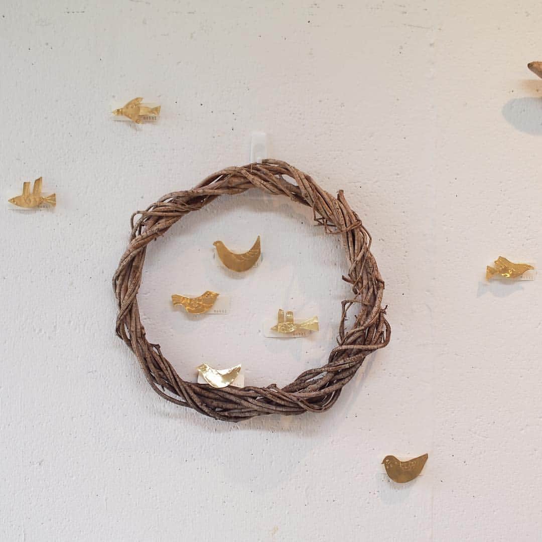 木村涼子さんのインスタグラム写真 - (木村涼子Instagram)「鳥展開催中です🐓  場所:  creative studio & shop ooo  京都市中京区衣棚通二条上ル堅大  恩寺町740-1 顔のいえ1F  日時:  3/21〜4/2  11:00〜18:00 ※水曜日はお休みです」3月21日 13時48分 - kimuryou