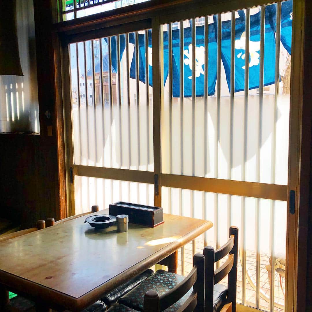 小宮山雄飛さんのインスタグラム写真 - (小宮山雄飛Instagram)「鴬谷の蕎麦屋には、入り口という概念なんかありませんよ。」3月21日 13時57分 - yuhikomiyama