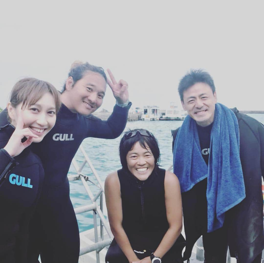 はいだしょうこさんのインスタグラム写真 - (はいだしょうこInstagram)「TVQ「おとななテレビ」ロケ✨ 石垣島、小浜島に行ってきたよ☺️ 今回も、始めての経験ばかり😏  ドキドキあり💓少し怖さあり😎 楽しさ100%で、行ってきました😊💕 ロケの雰囲気をおすそ分け😁😏✨ 沖縄は、やっぱりいいなぁ〜☺️✨ 出会った方もみんないい方だった😊💕 ありがとうございました😃✨ #TVQ #おとななテレビ #沖縄 #石垣島  #小浜島 #始めての事を経験できる😏 #始めては、怖さありだけど。。。🙄 #やってみないとわからない🤔 #信頼できるスタッフさんと一緒だから、挑戦できる。 #カメラ撮影は、安定のメイクかんちゃん😎 #シュノーケリング #お世話になった、比嘉さん、かよさん☺️ #自転車に乗れる風に写真撮る。 #コンバット満さんと一緒にロケ✨ #沖縄、また、行きたい！！😃 #声をかけて下さった皆さん、 ありがとうございました☺️💕」3月21日 13時58分 - haida_shoko