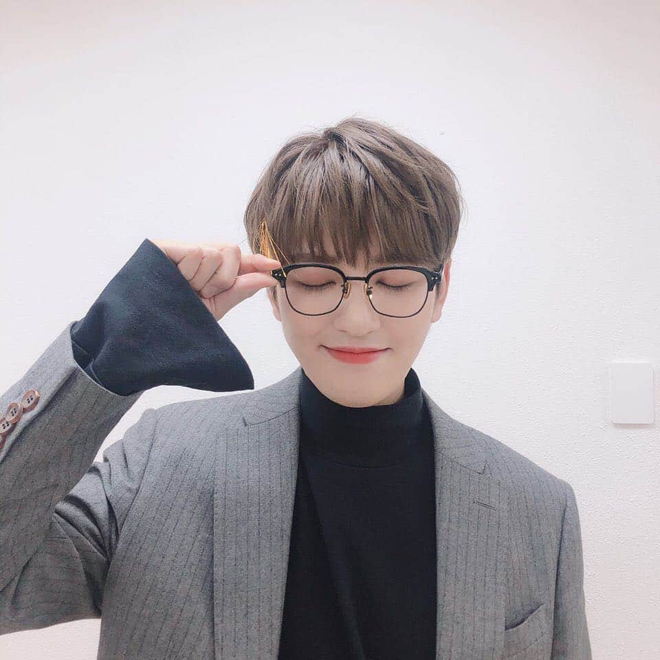 のインスタグラム：「시간여행 잘컸나요? #잘컸네  앞머리 브릿지 그시절 #인싸템  #혁진 #백퍼센트」