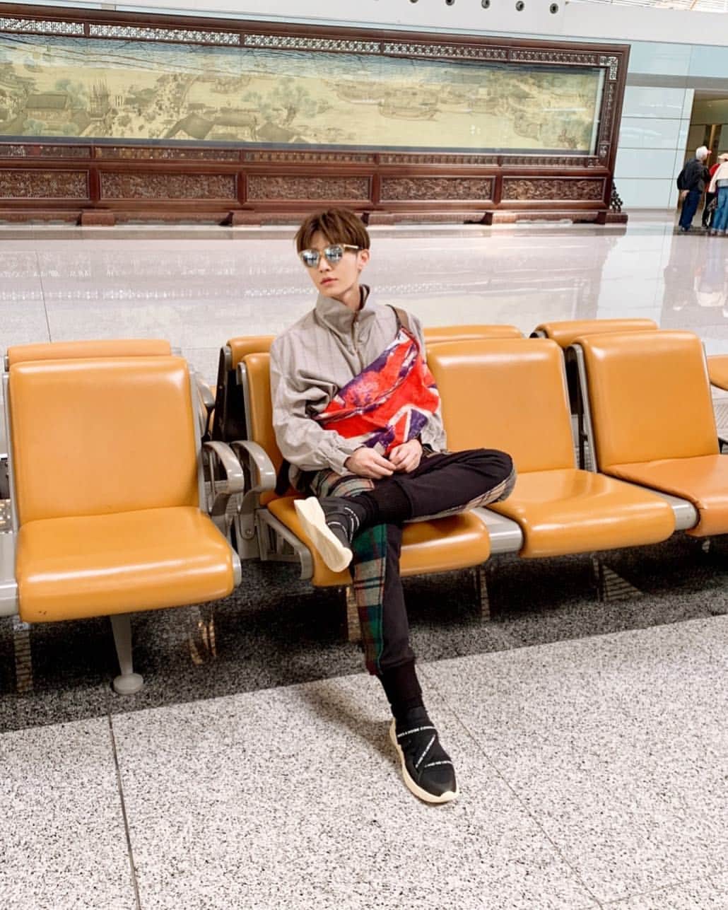 AARONさんのインスタグラム写真 - (AARONInstagram)「機場只有我一個！？ #beijing #viviennewestwood #VFTS」3月21日 14時17分 - aayan1120
