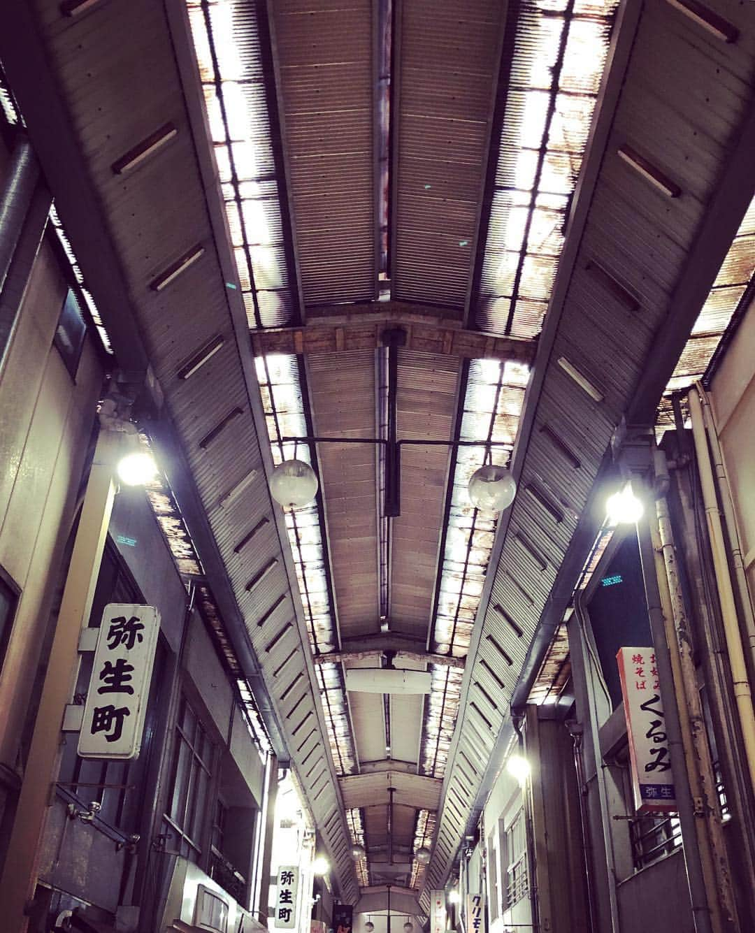 岡峰光舟さんのインスタグラム写真 - (岡峰光舟Instagram)「岐阜の柳ヶ瀬、渋くてゾクゾクするな。 本日はライブです。」3月21日 14時38分 - kohshuokamine