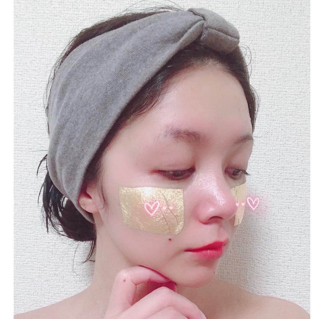 のインスタグラム：「#HAKUZA  金箔パックにtry✩︎⡱ なんだかくすみが取れる気がする✩.*˚ 今後の経過が楽しみだﾅ♪＊・゜ #hakuza #金箔パック #金箔 #くすみ取り #老化防止 #金沢土産」