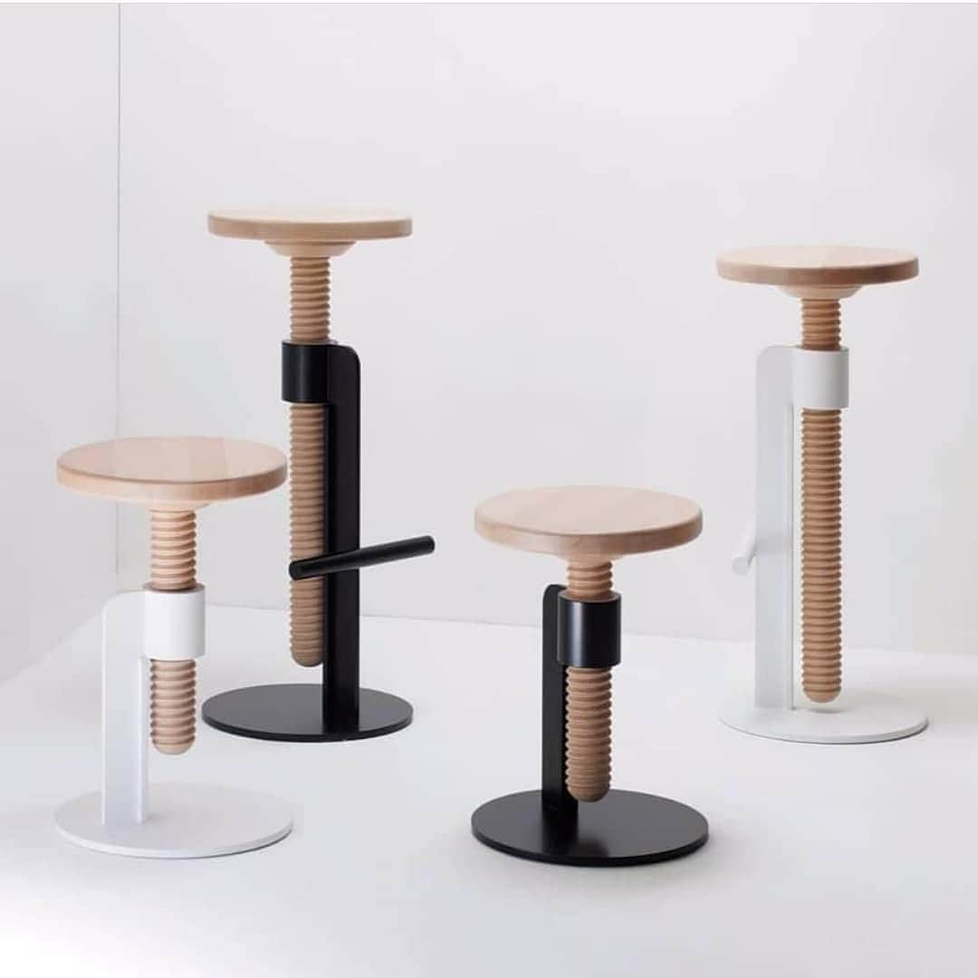 Design Milkさんのインスタグラム写真 - (Design MilkInstagram)「Digging these adjustable stools by @contincarlo. 🖤」3月21日 14時57分 - designmilk