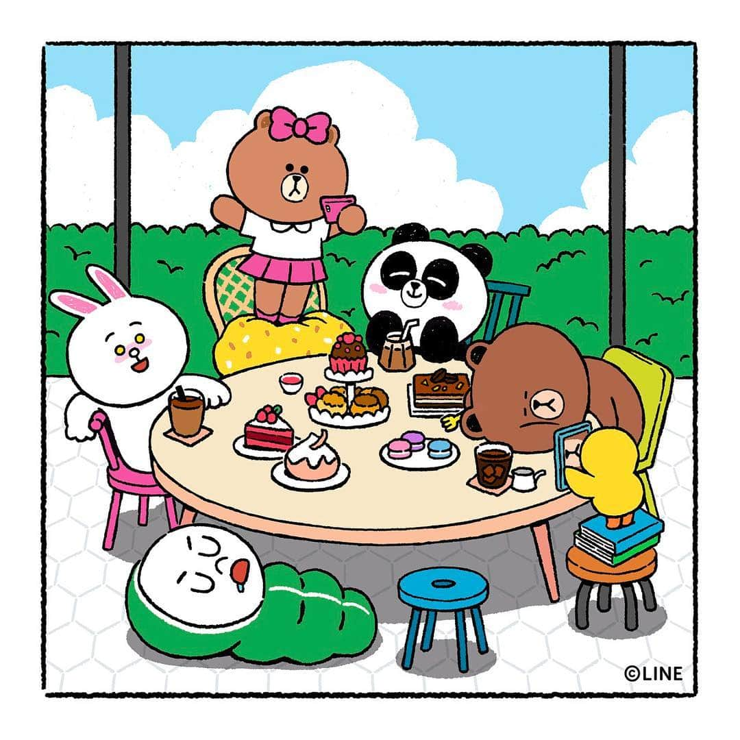 LINE FRIENDSさんのインスタグラム写真 - (LINE FRIENDSInstagram)「. . Just one more shot..! #ButYouSaidThat20MinutesAgo  #Café #Coffee #Desserts #CafeTime #BROWN #CONY #SALLY #CHOCO  #MOON #PANGYO #LINEFRIENDS」3月21日 15時00分 - linefriends