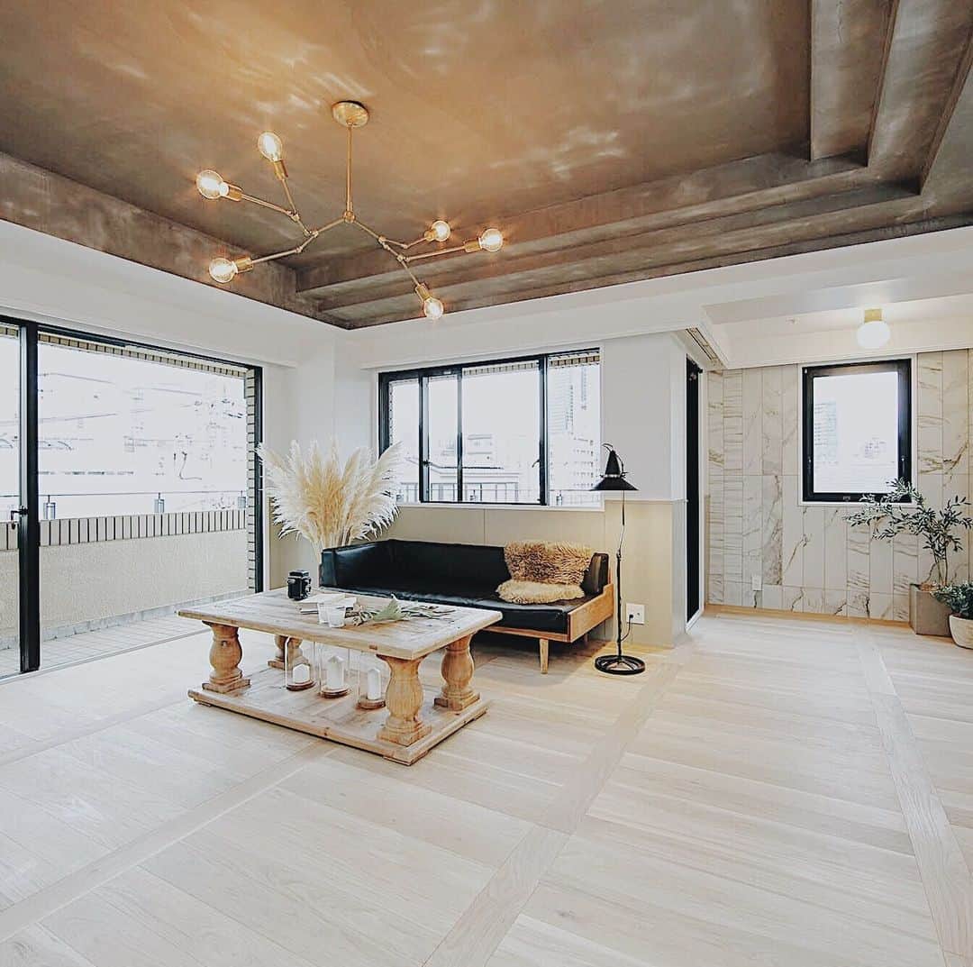 カウカモ ｜『一点もの』の住まいに出会おうのグルメインスタ